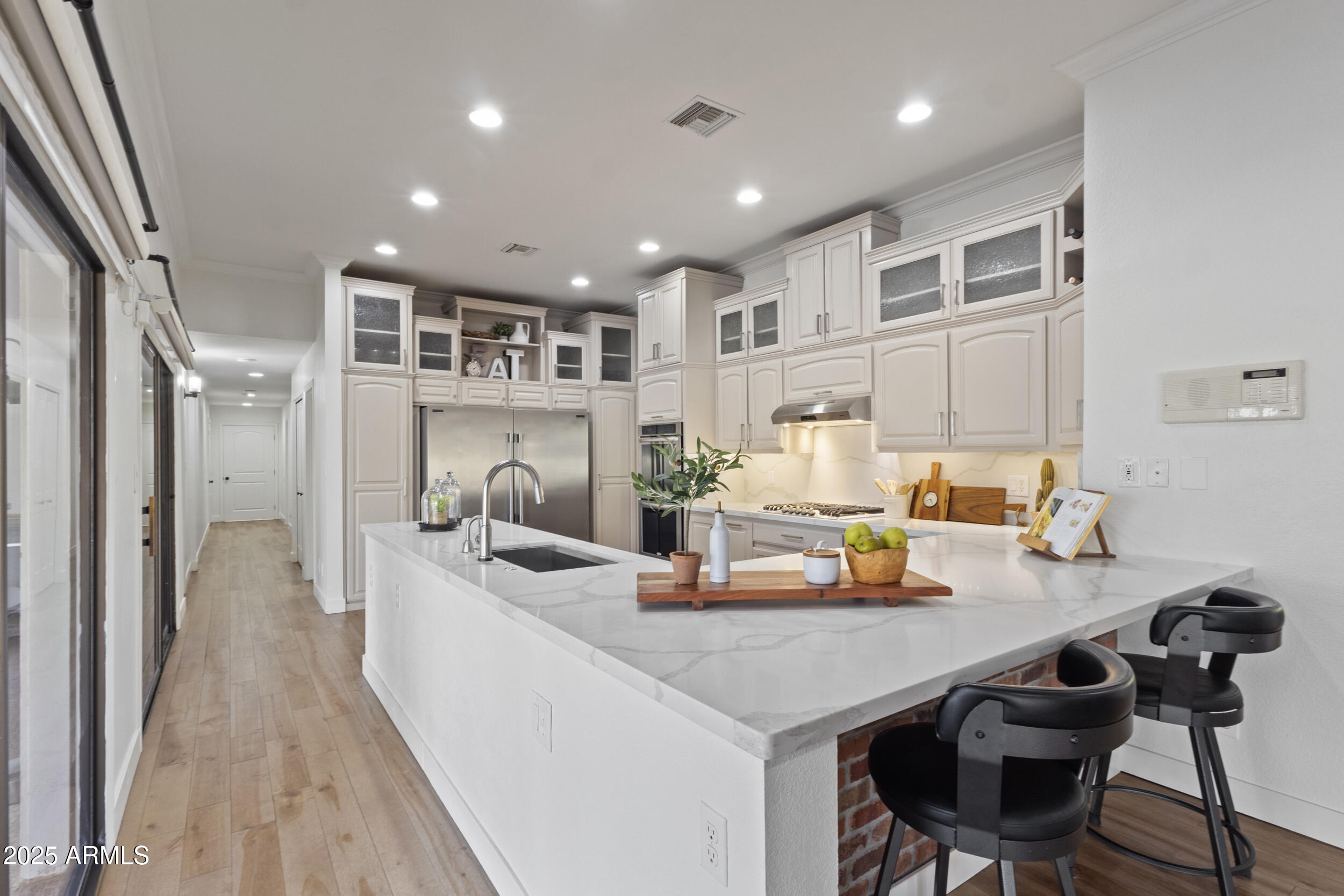 1153 N ORO Vista