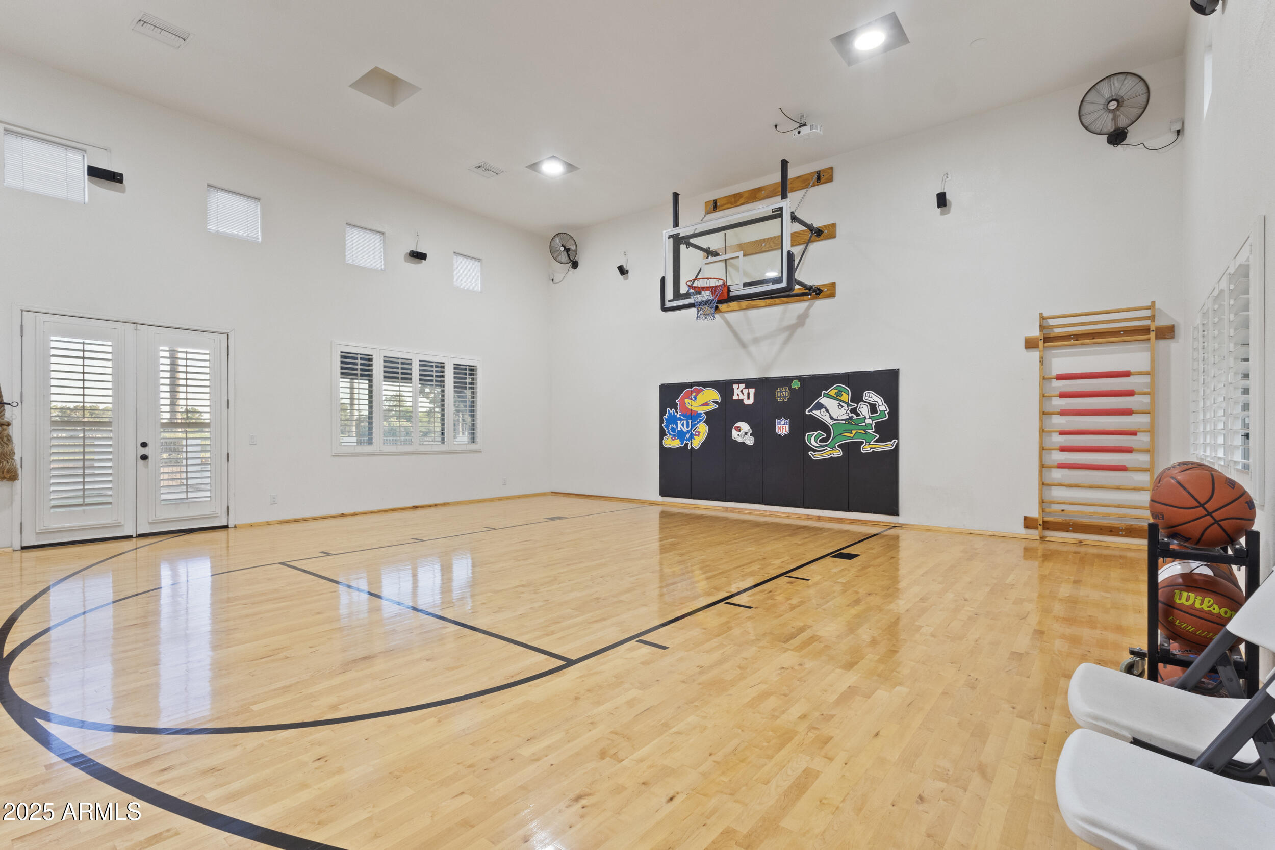1153 N ORO Vista