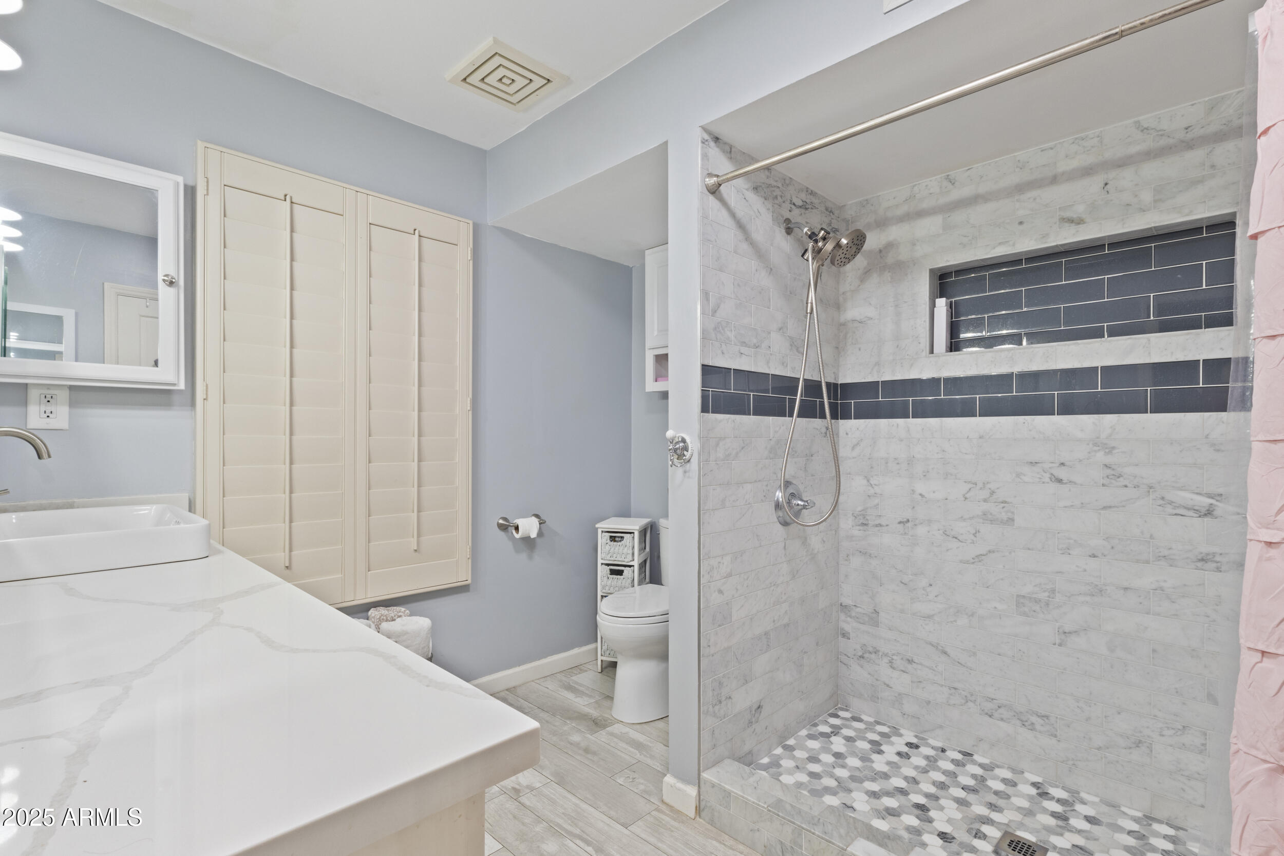 1153 N ORO Vista