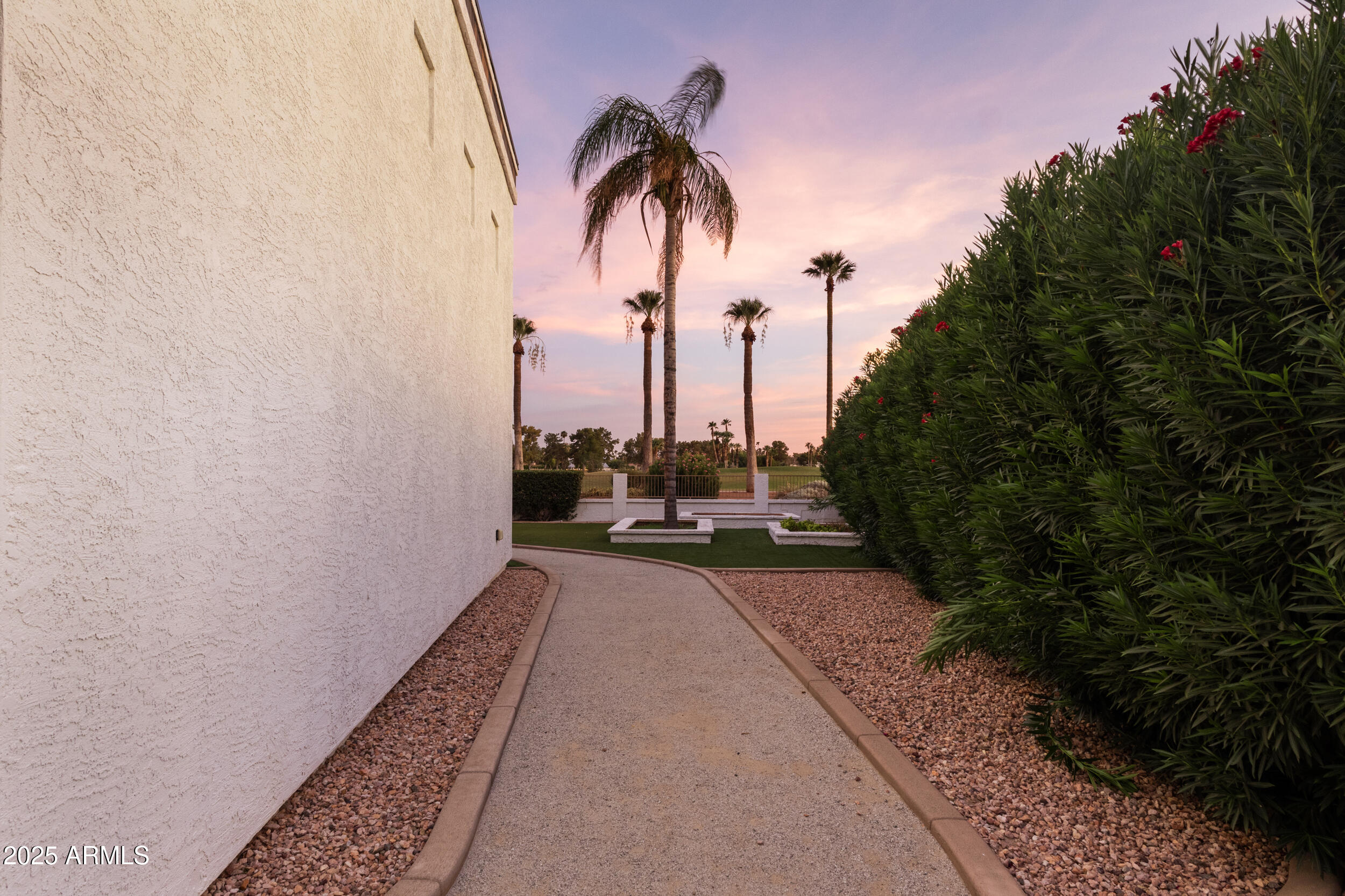 1153 N ORO Vista
