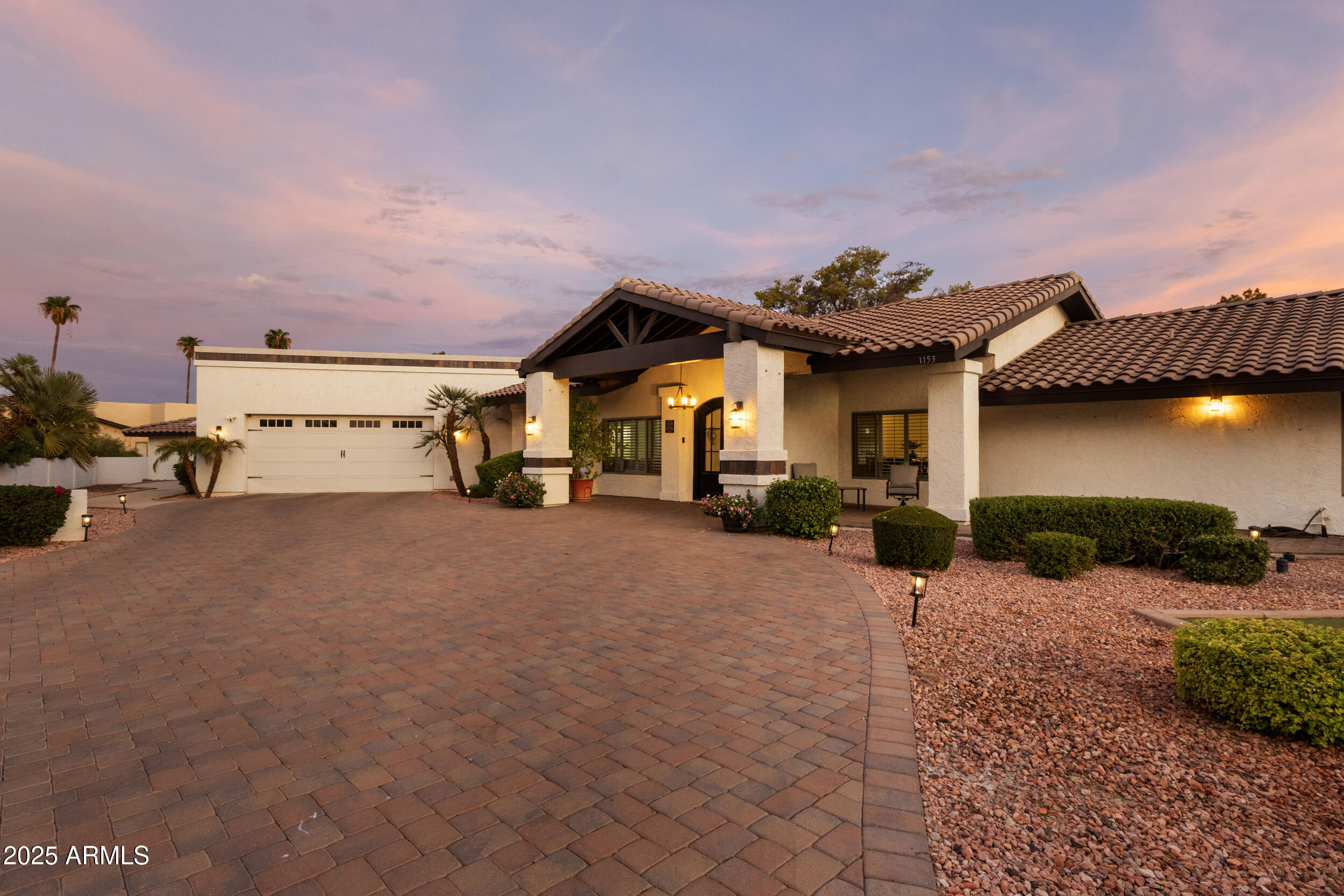 1153 N ORO Vista