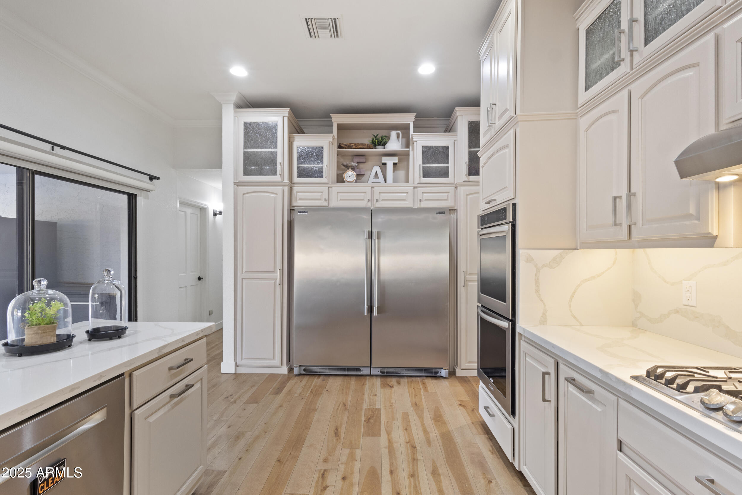 1153 N ORO Vista