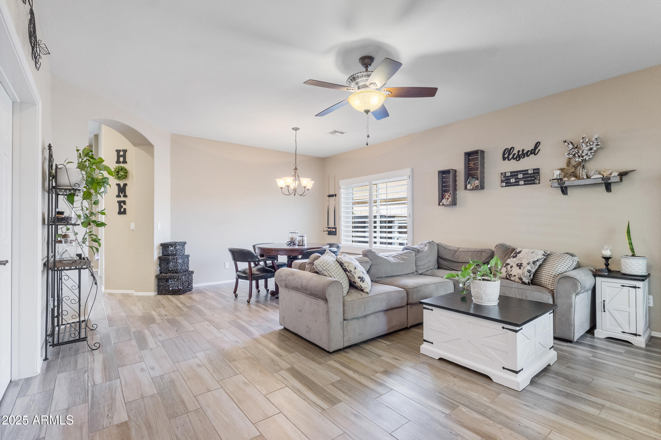 44545 W VINEYARD Street