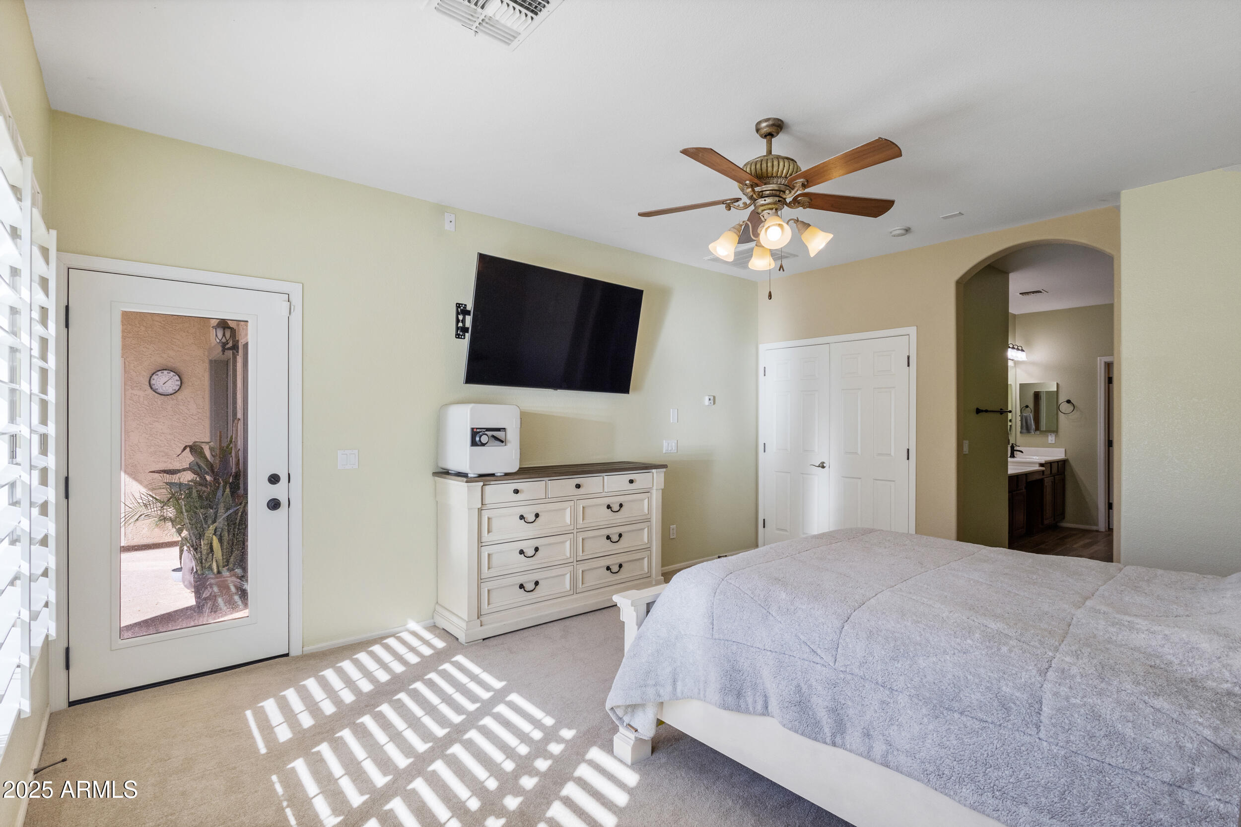 44545 W VINEYARD Street