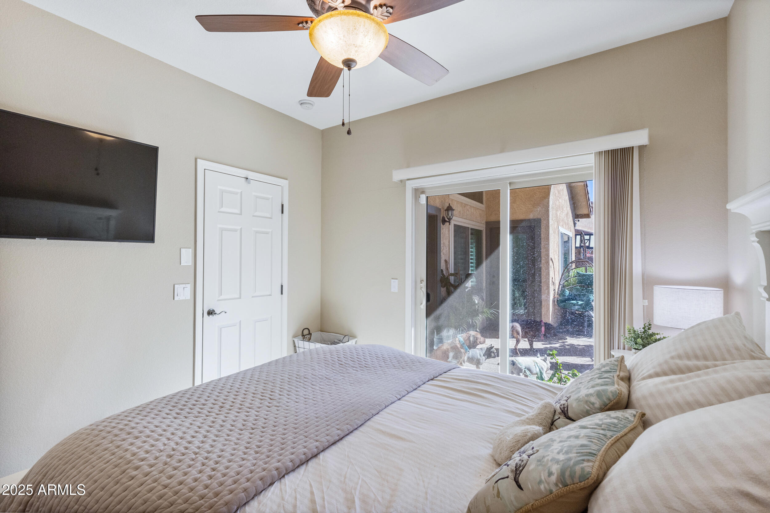 44545 W VINEYARD Street