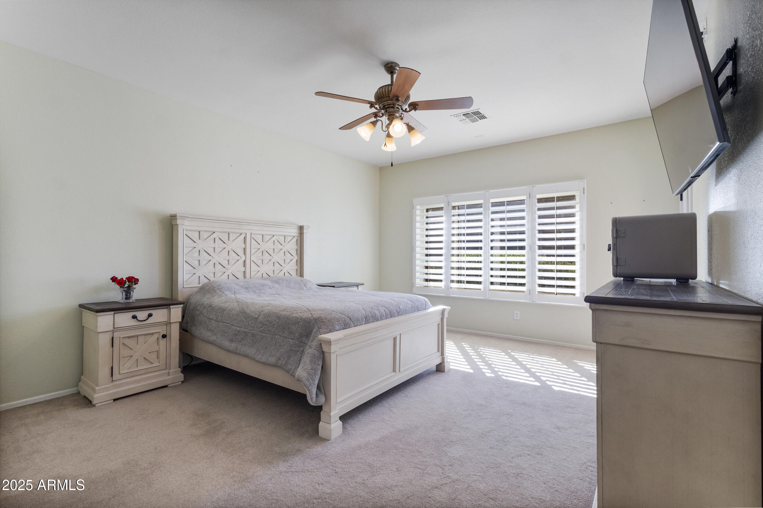 44545 W VINEYARD Street