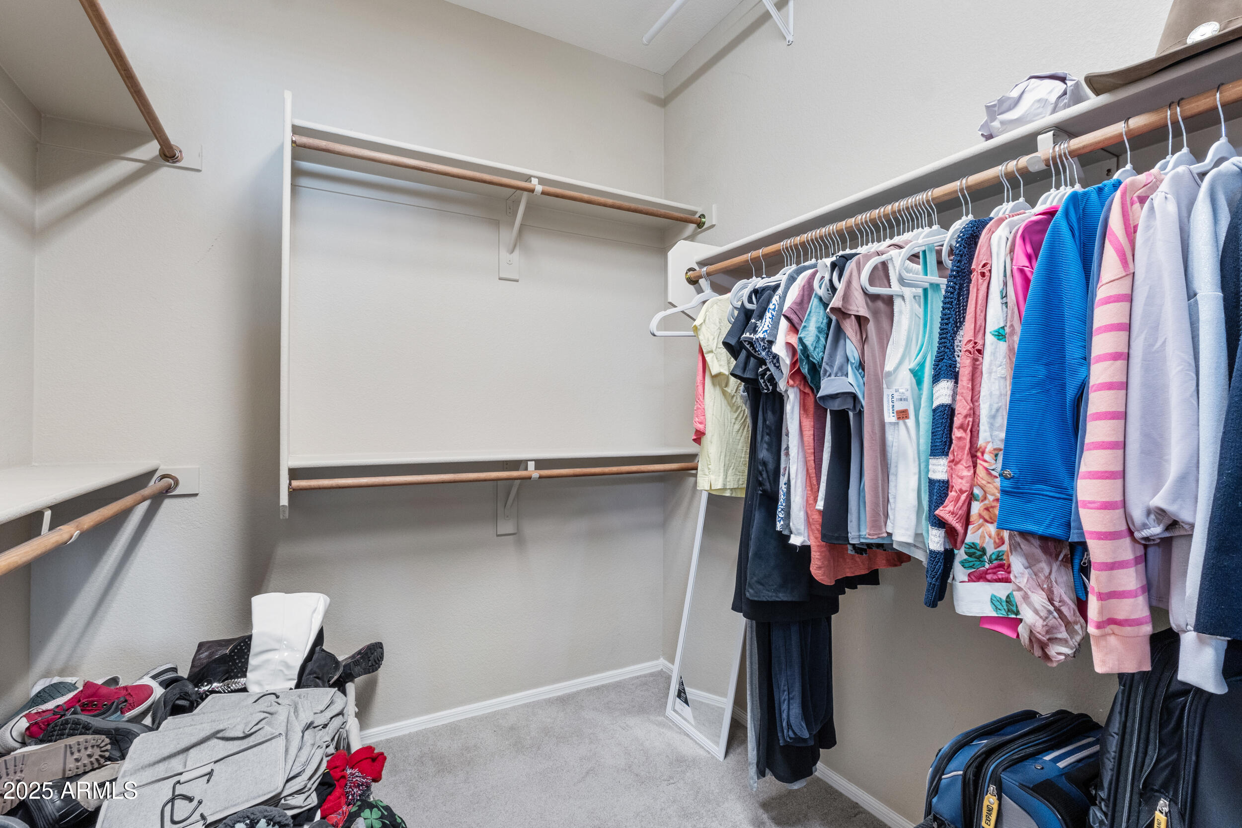 44545 W VINEYARD Street