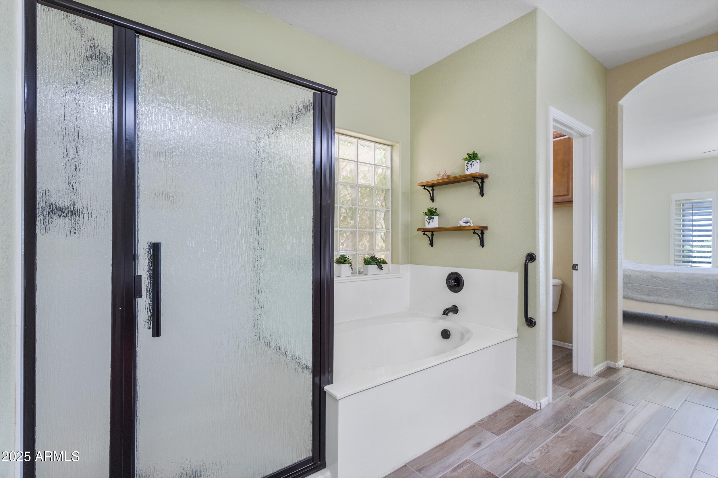 44545 W VINEYARD Street