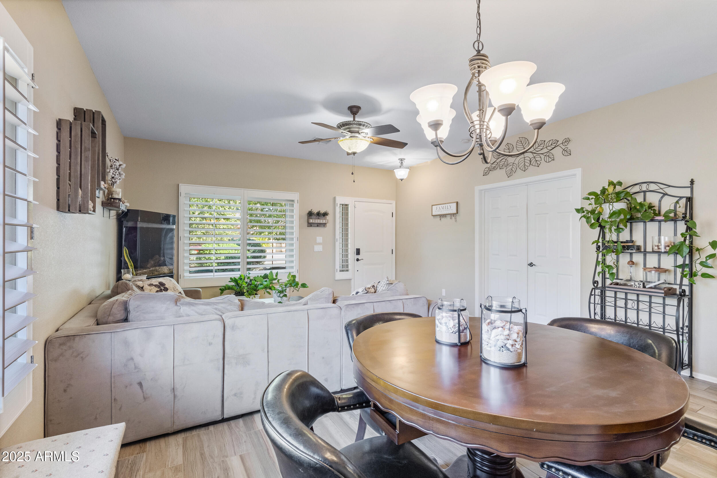 44545 W VINEYARD Street