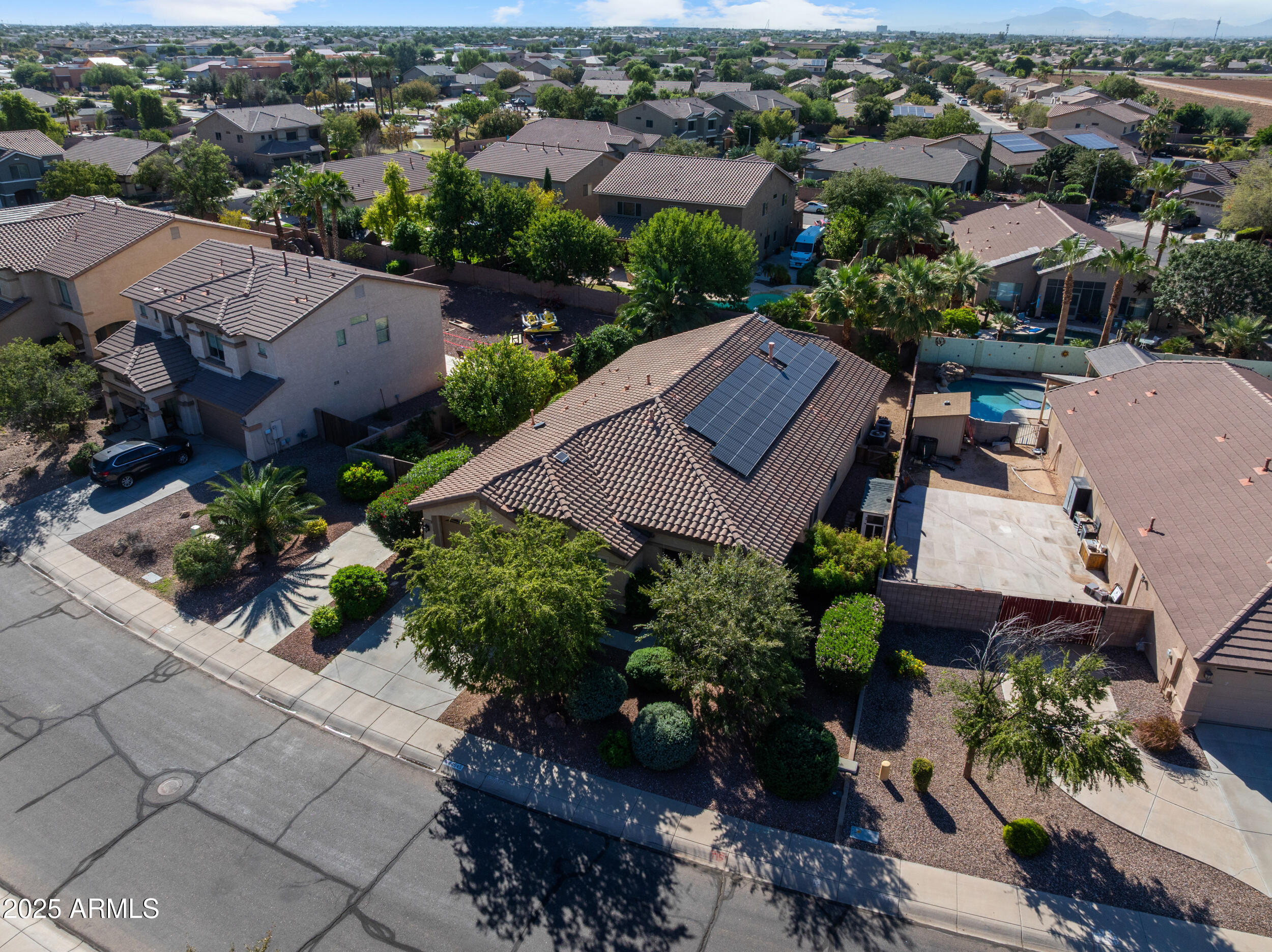 44545 W VINEYARD Street