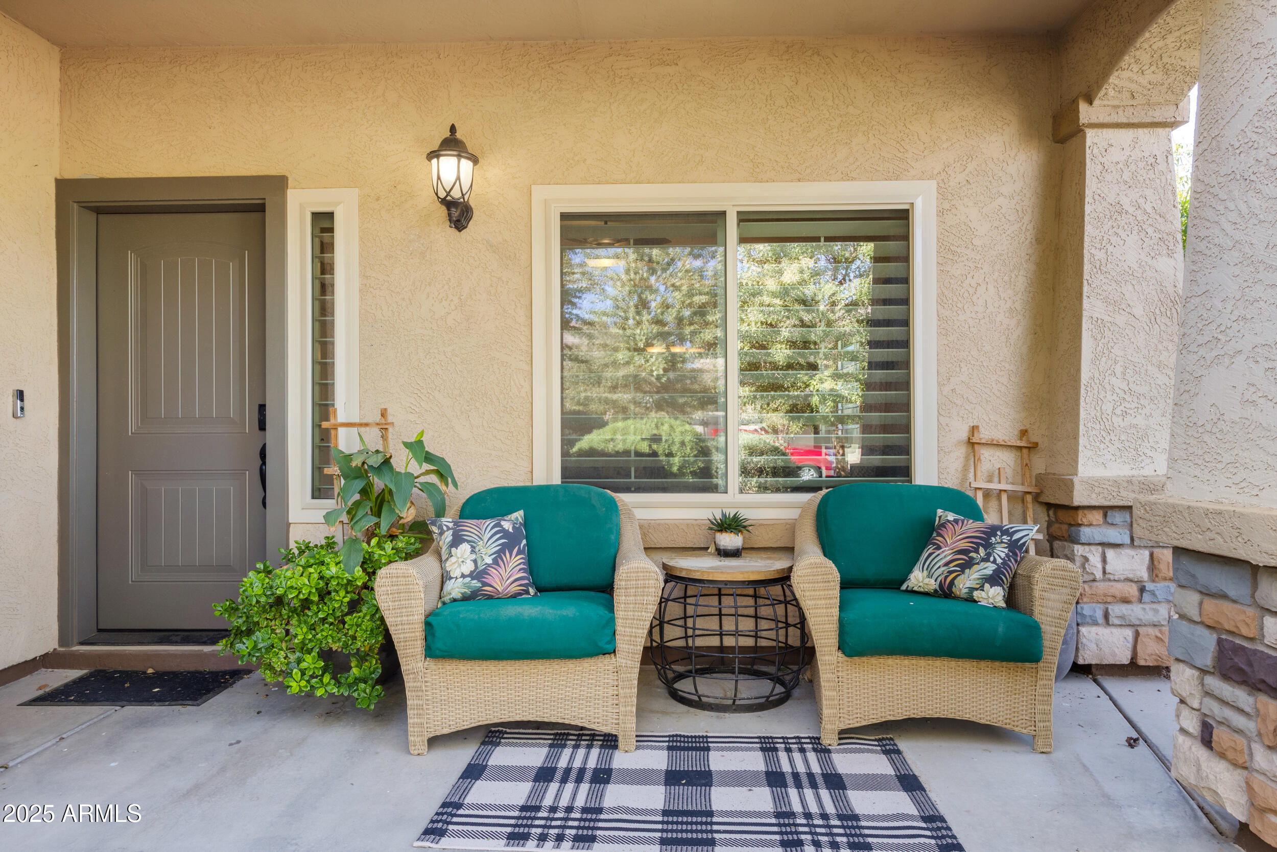 44545 W VINEYARD Street