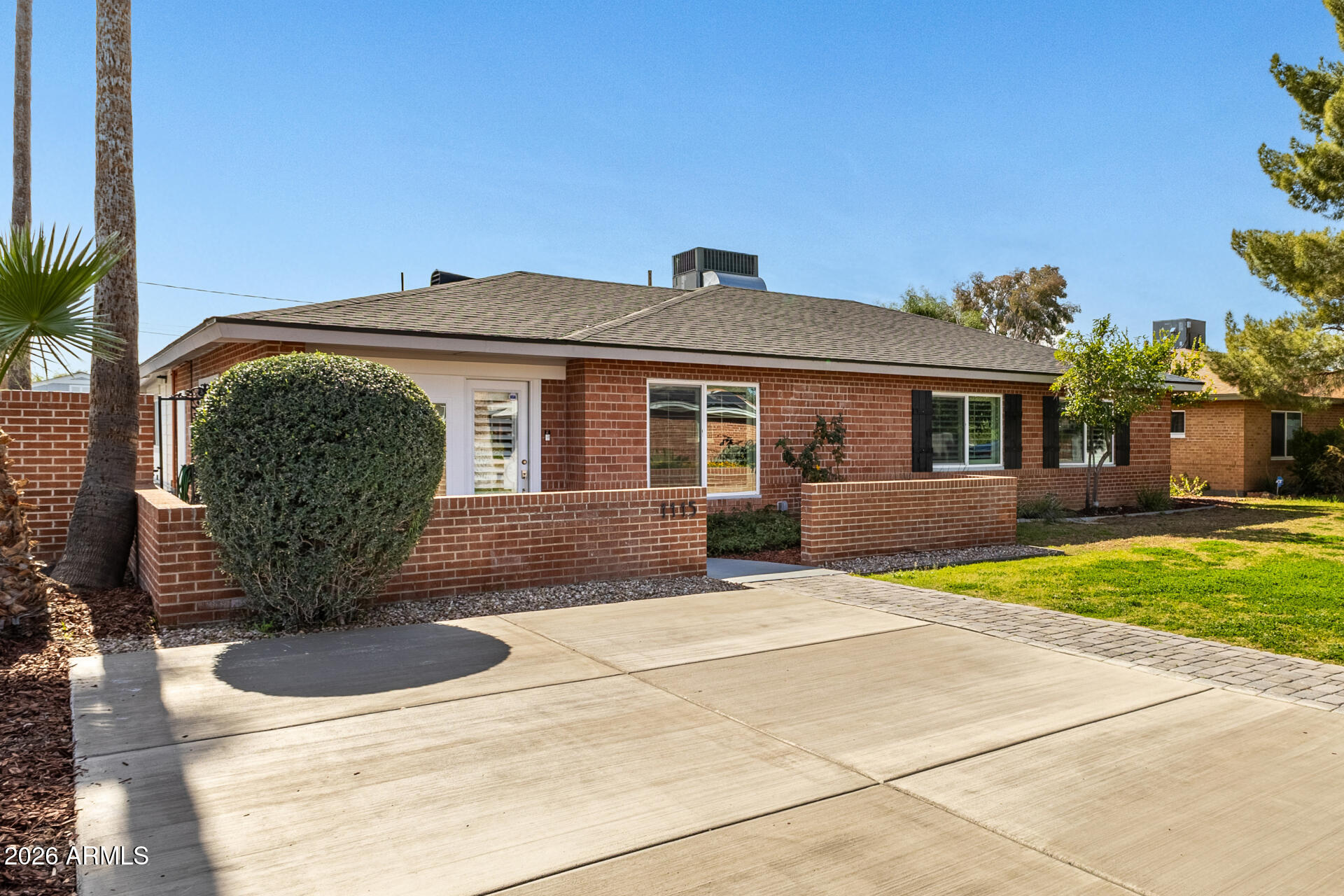 1115 W SAN MIGUEL Avenue