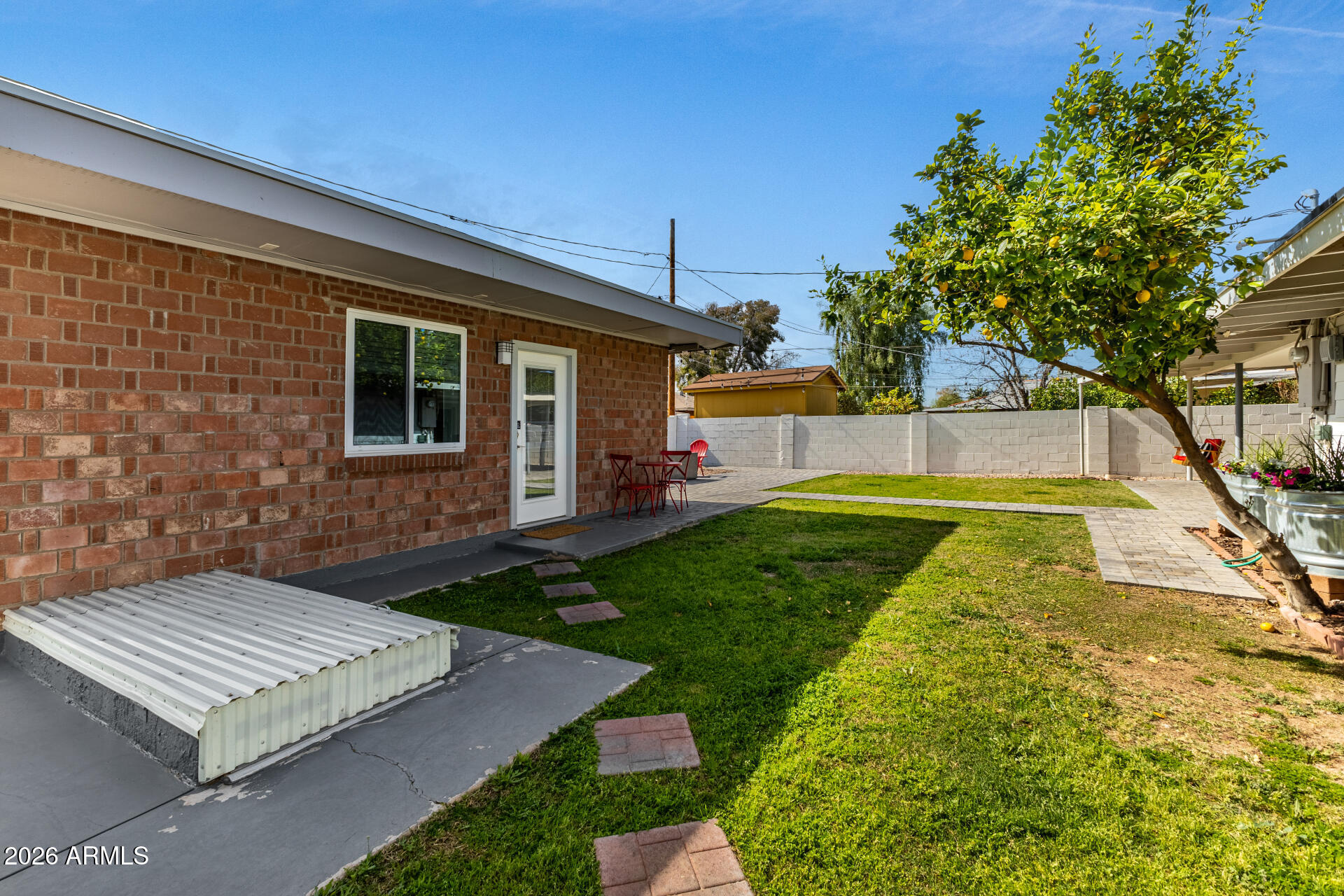 1115 W SAN MIGUEL Avenue