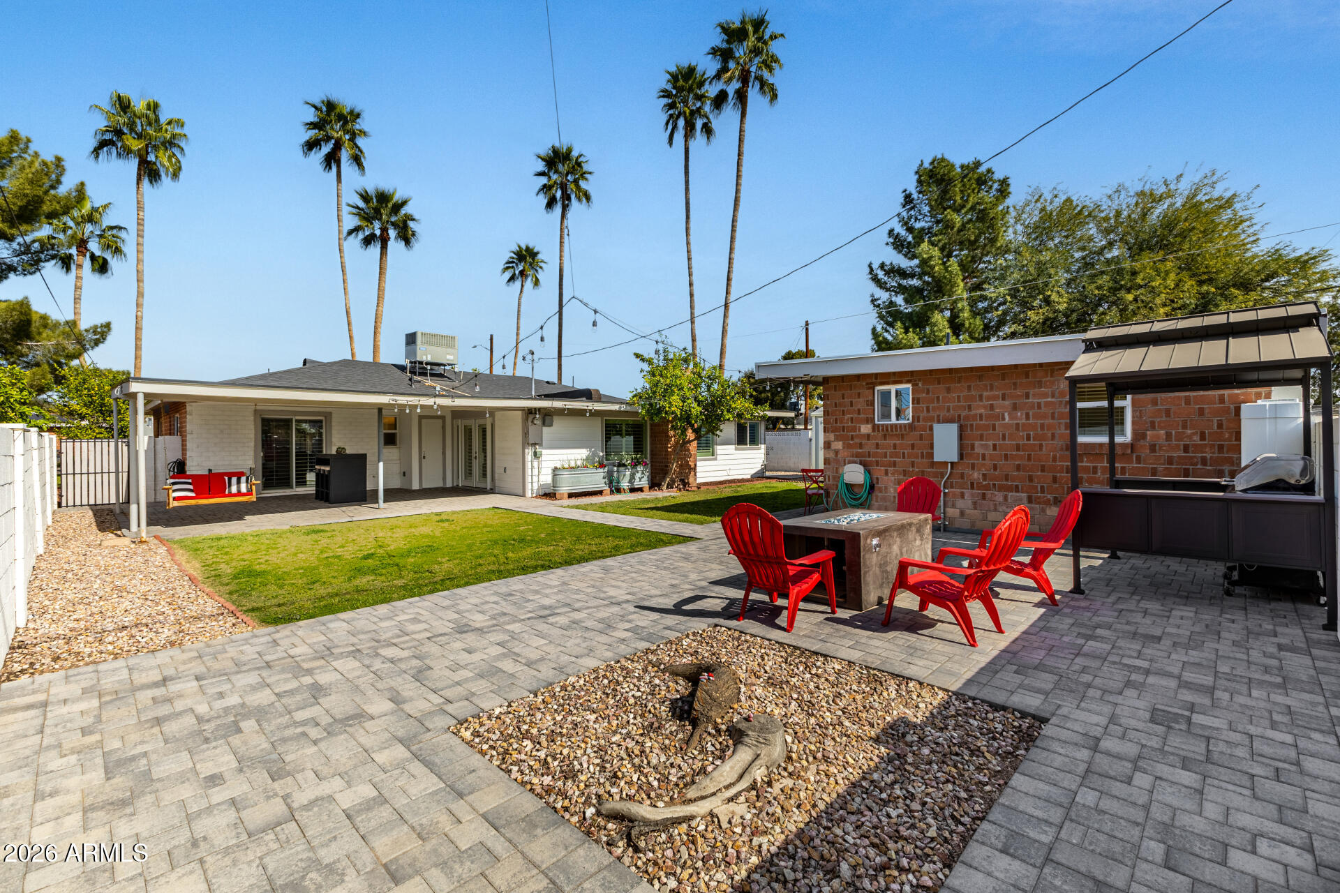 1115 W SAN MIGUEL Avenue
