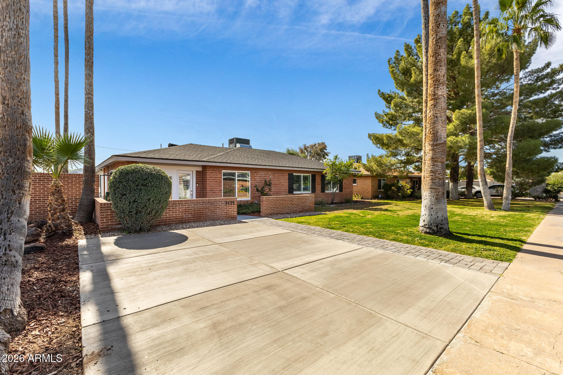 1115 W SAN MIGUEL Avenue