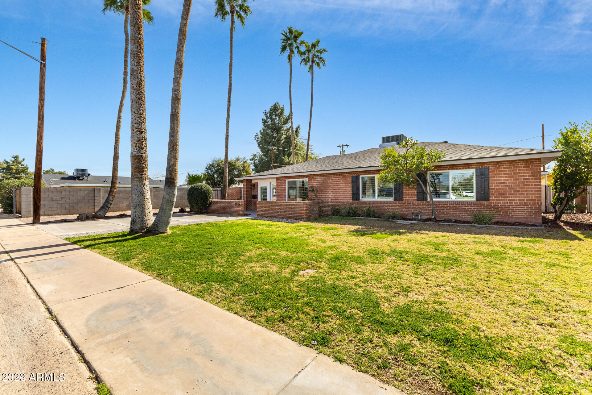 1115 W SAN MIGUEL Avenue