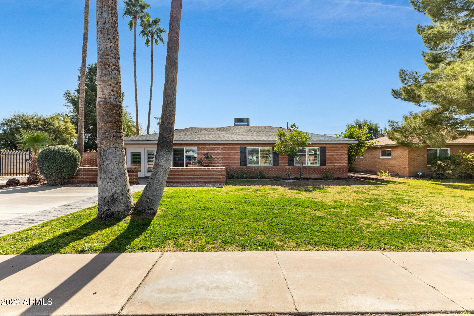 1115 W SAN MIGUEL Avenue