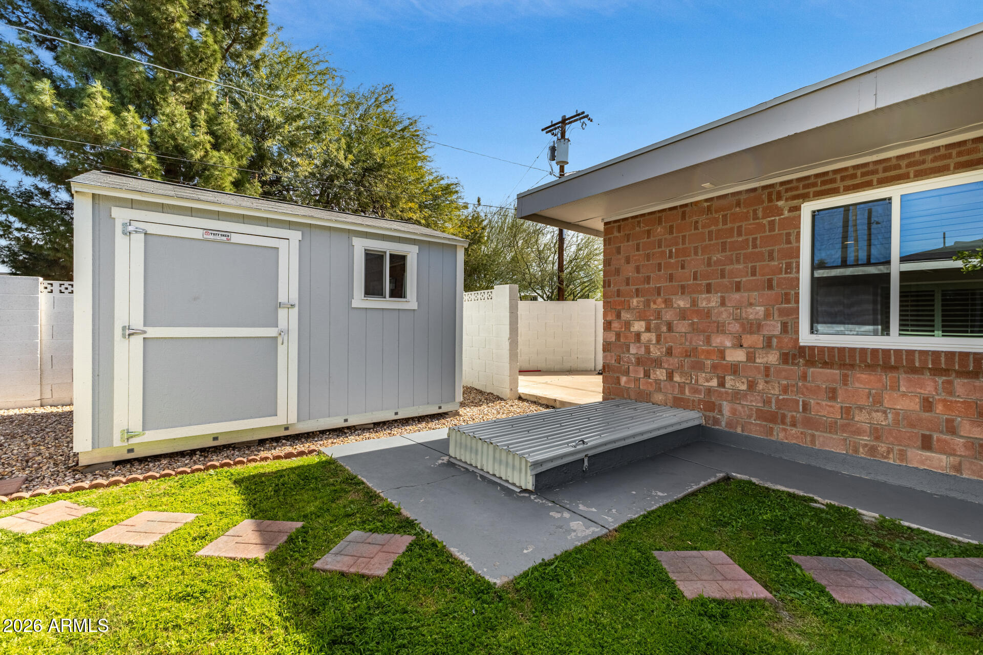 1115 W SAN MIGUEL Avenue