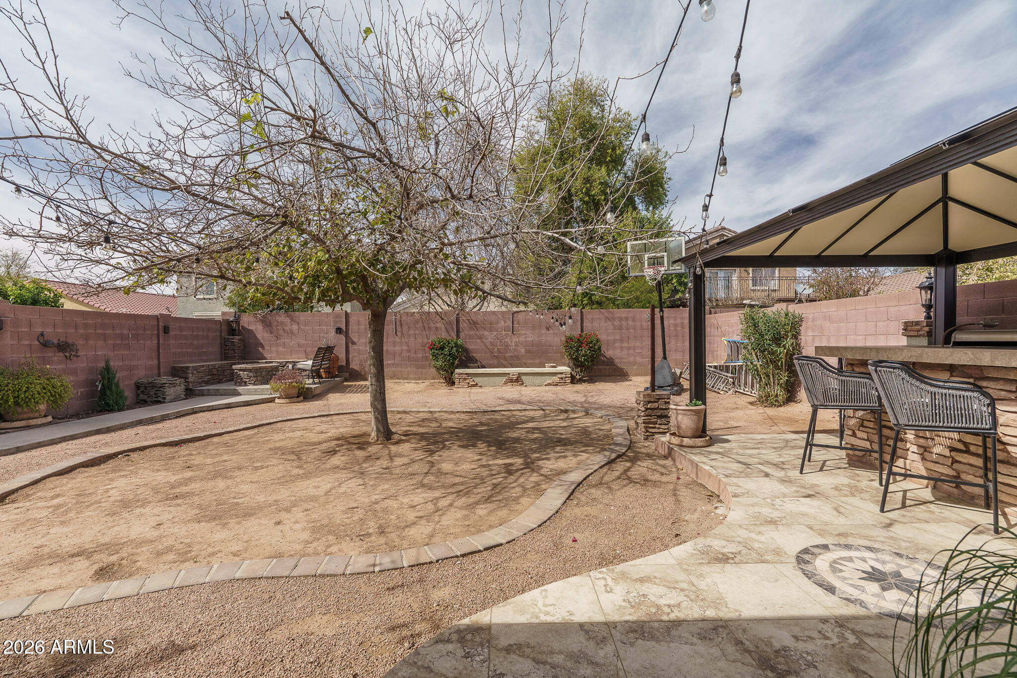 8526 W PIONEER Street
