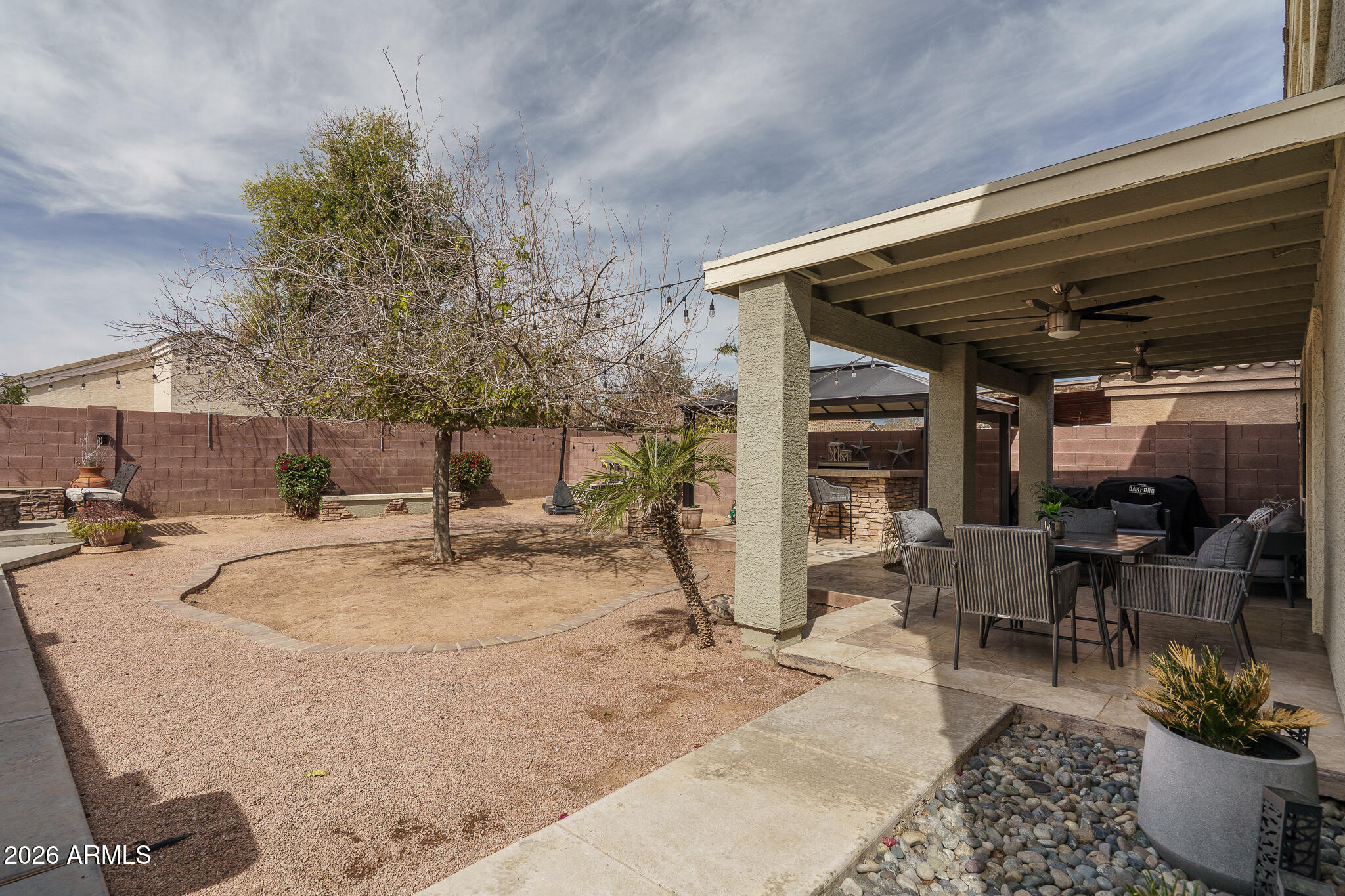 8526 W PIONEER Street