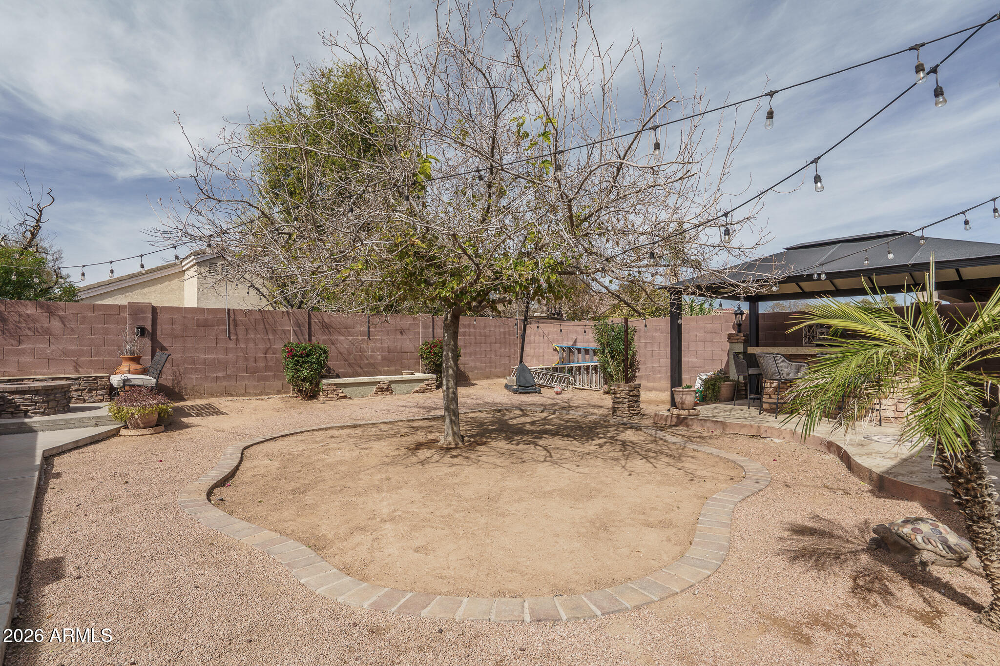 8526 W PIONEER Street