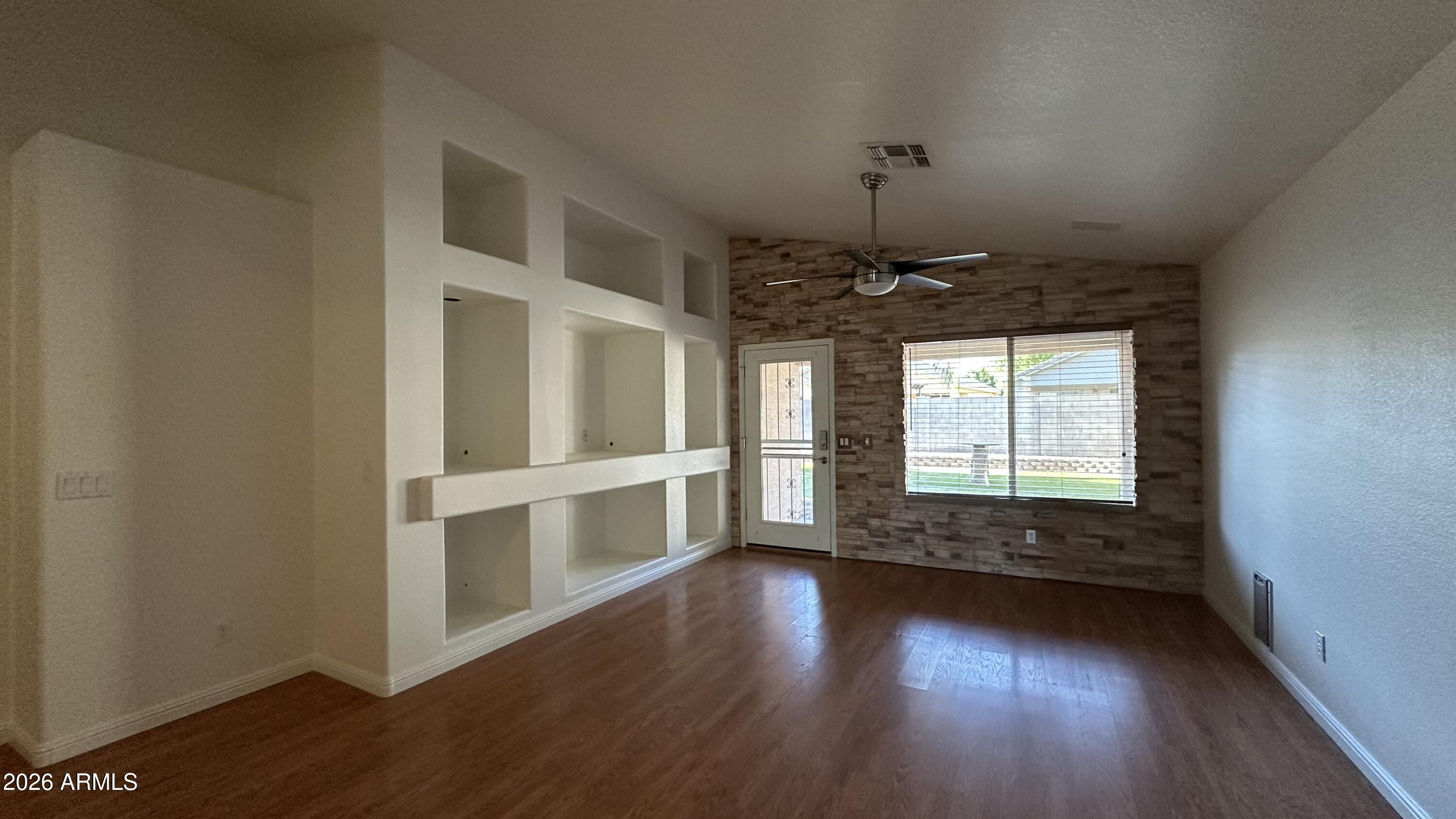 8146 W CLARA Lane