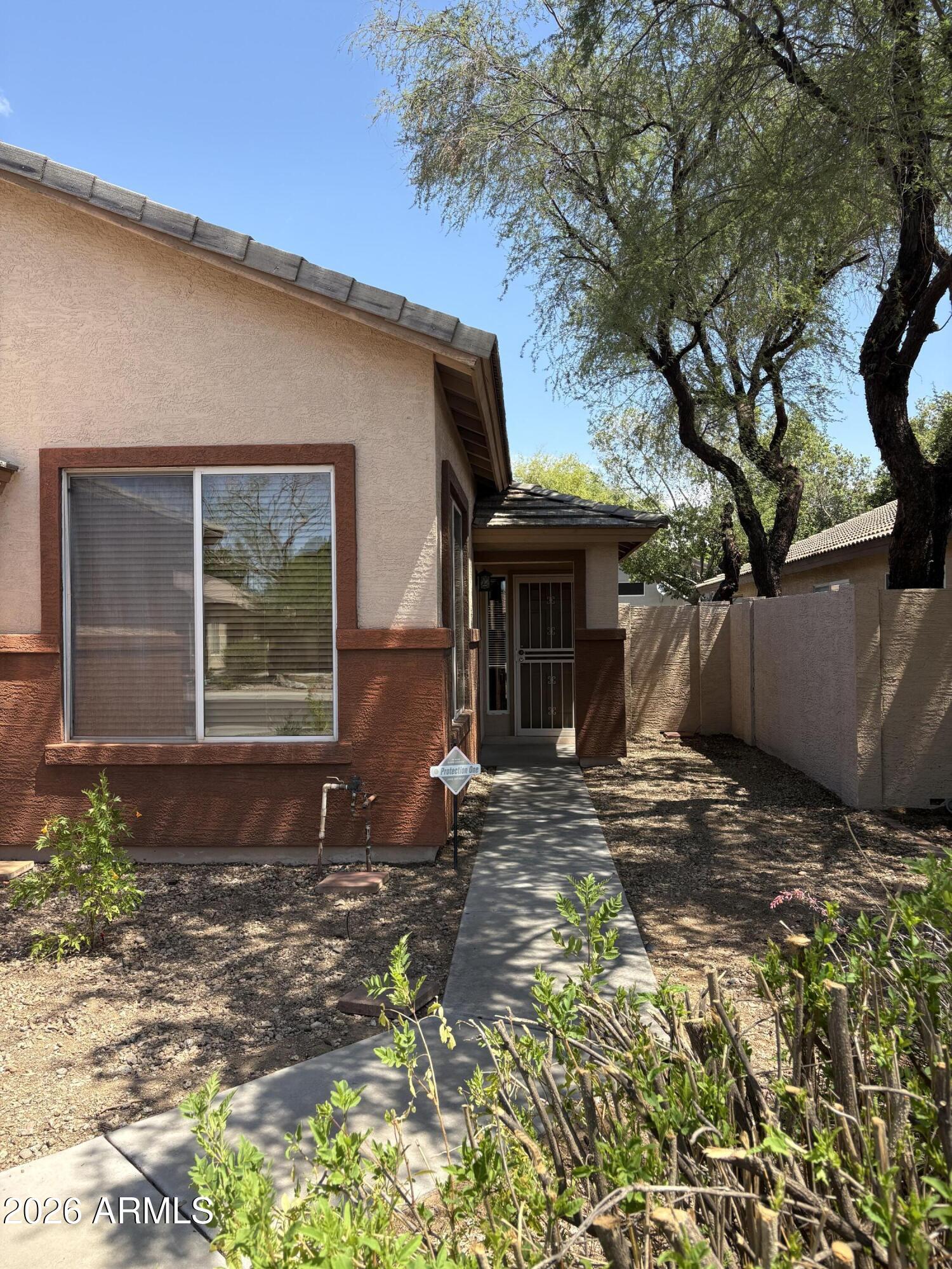 8146 W CLARA Lane