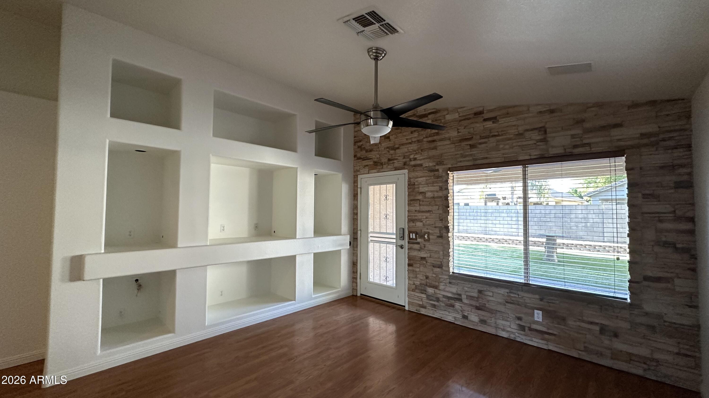 8146 W CLARA Lane