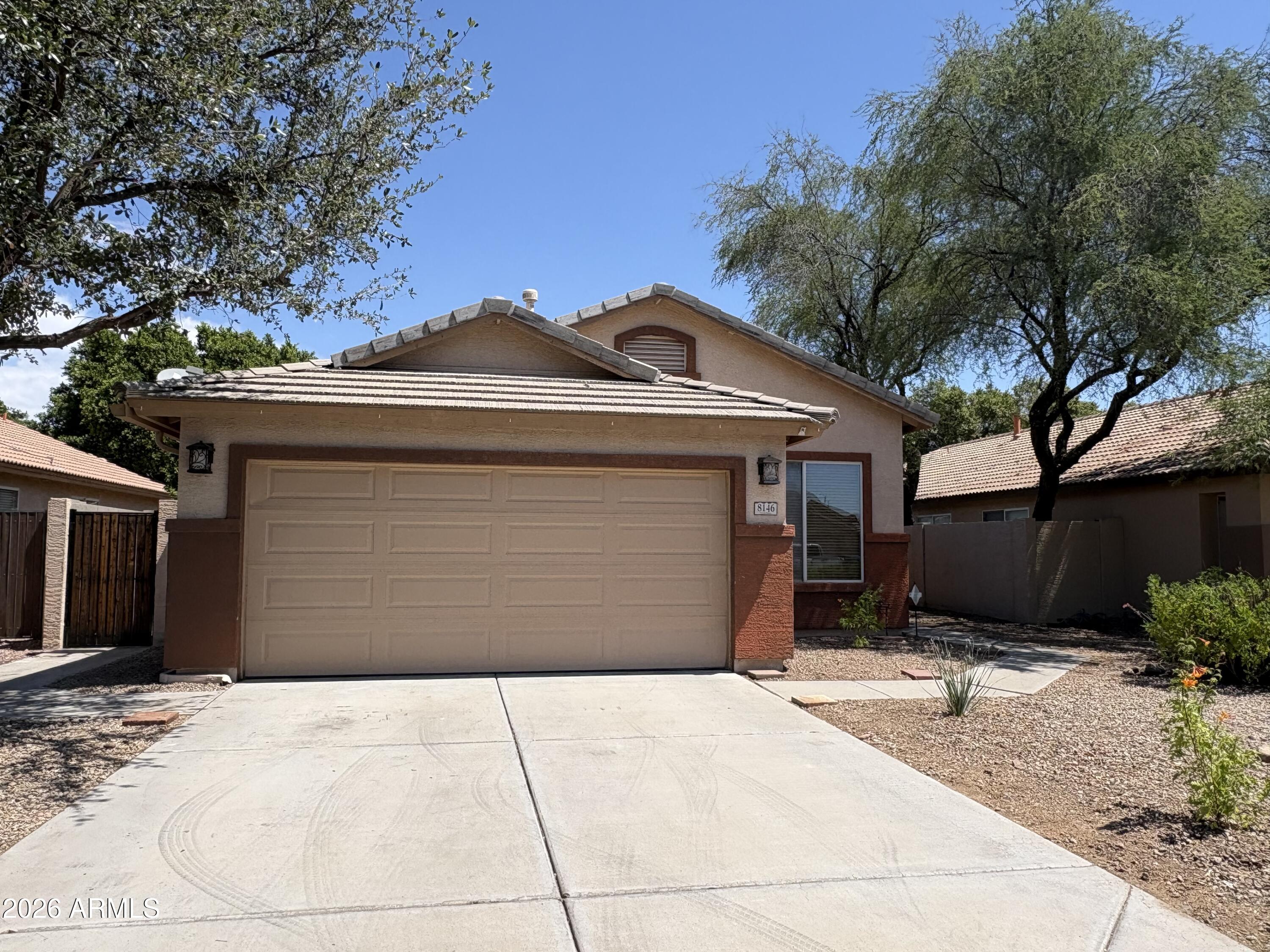 8146 W CLARA Lane