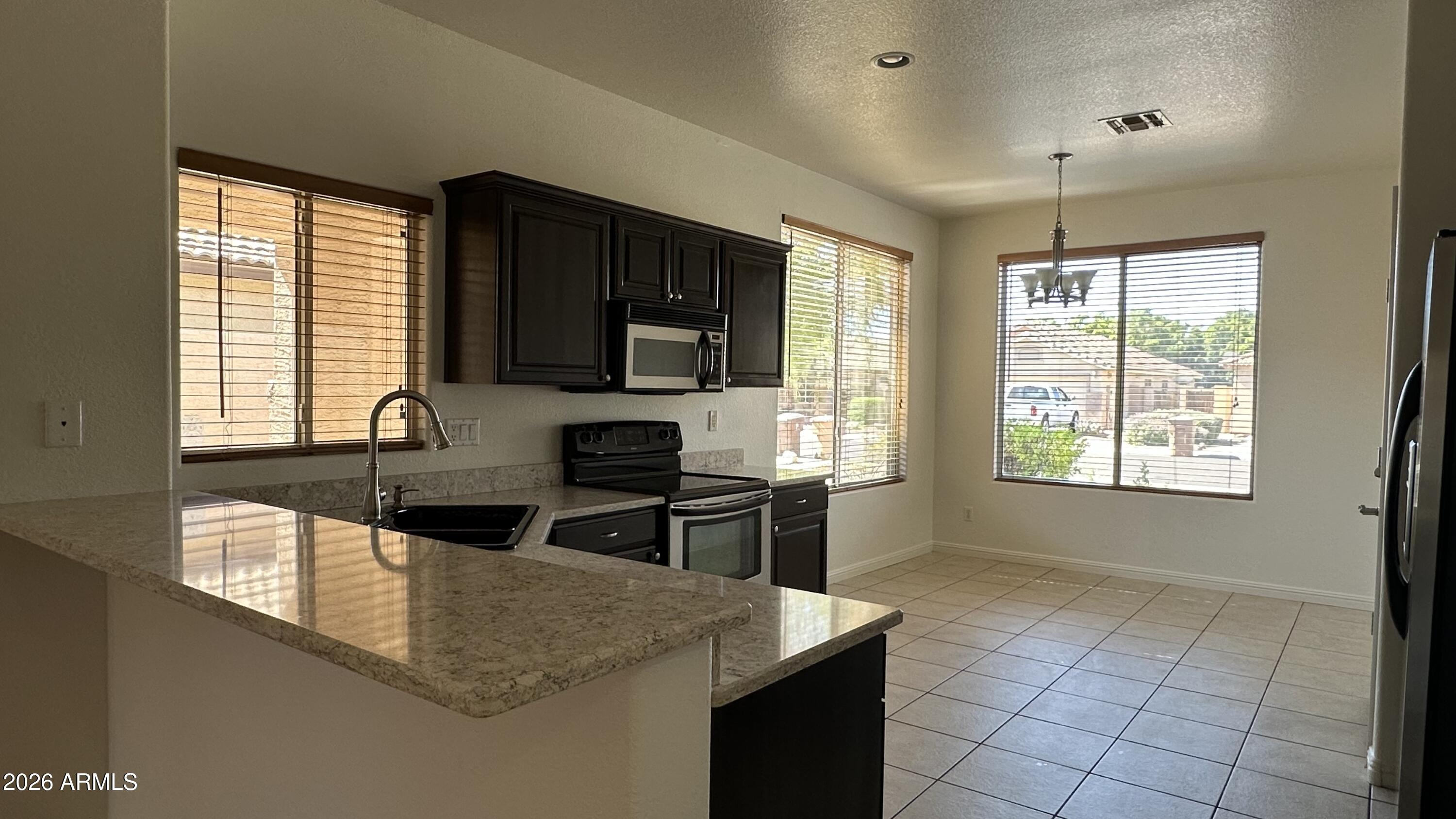 8146 W CLARA Lane