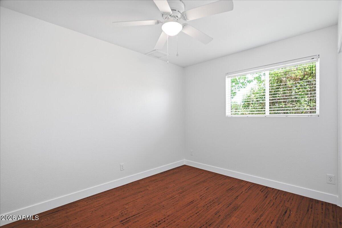 1019 W 10TH Street