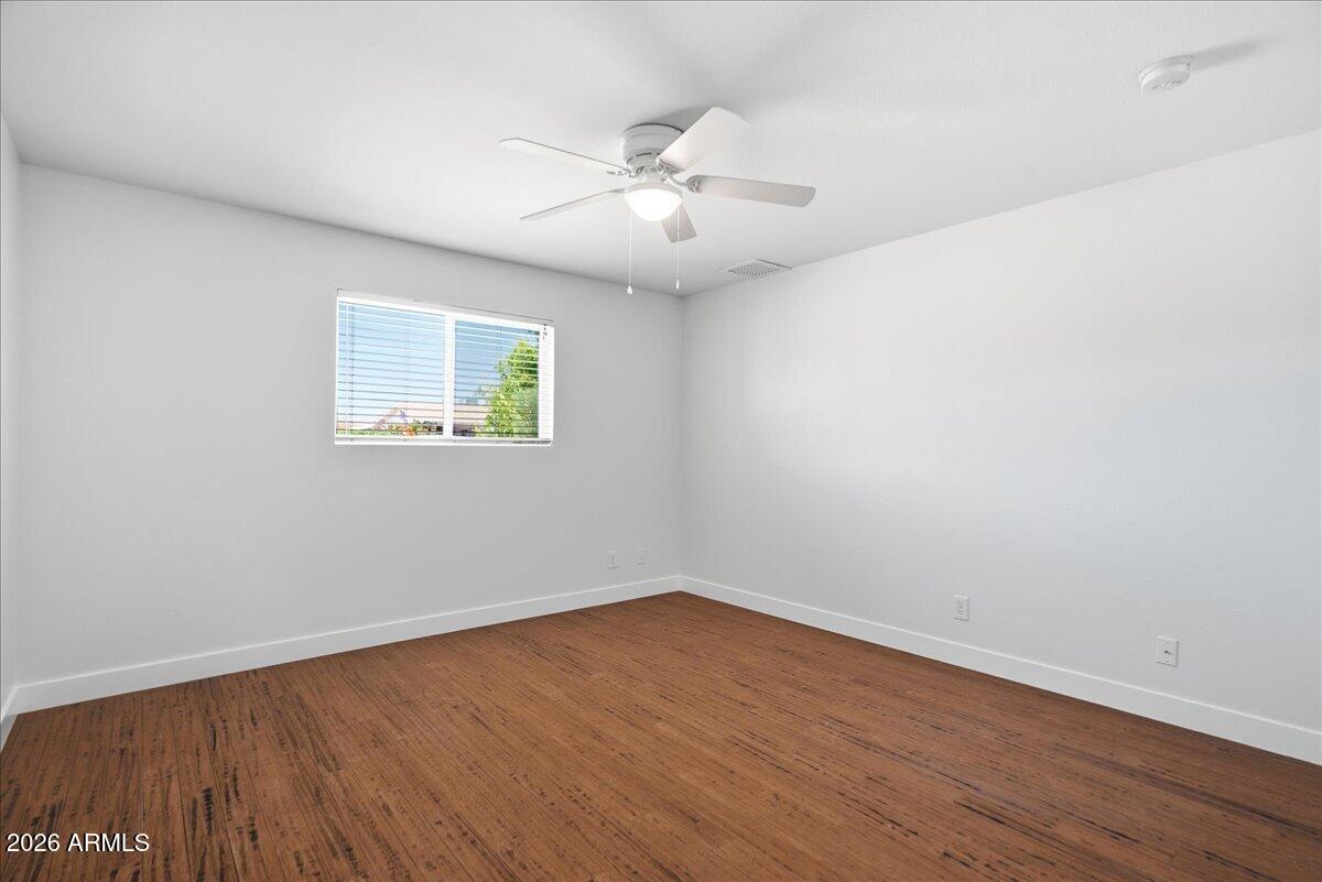 1019 W 10TH Street