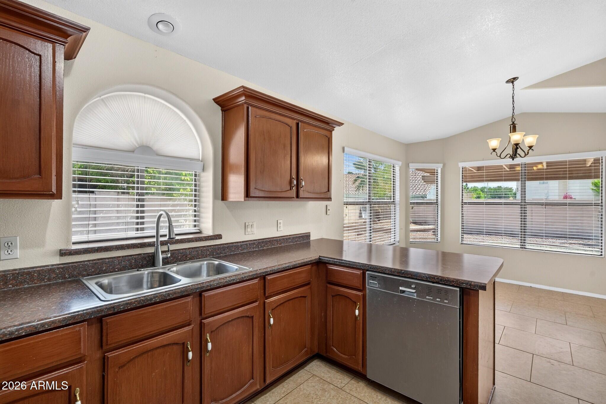 7427 W TOPEKA Drive