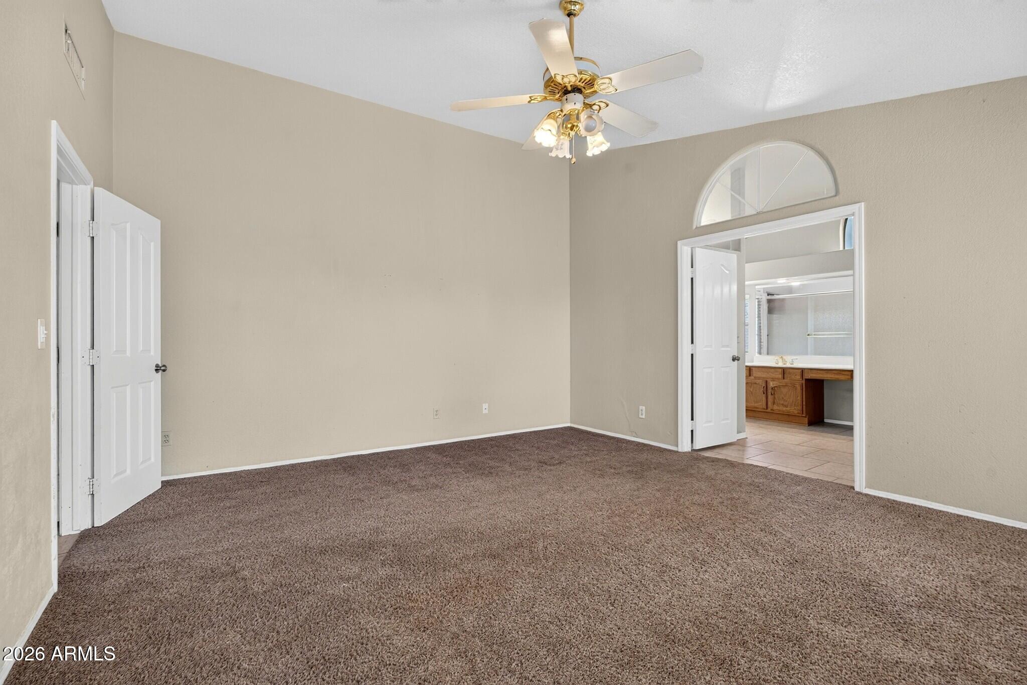 7427 W TOPEKA Drive