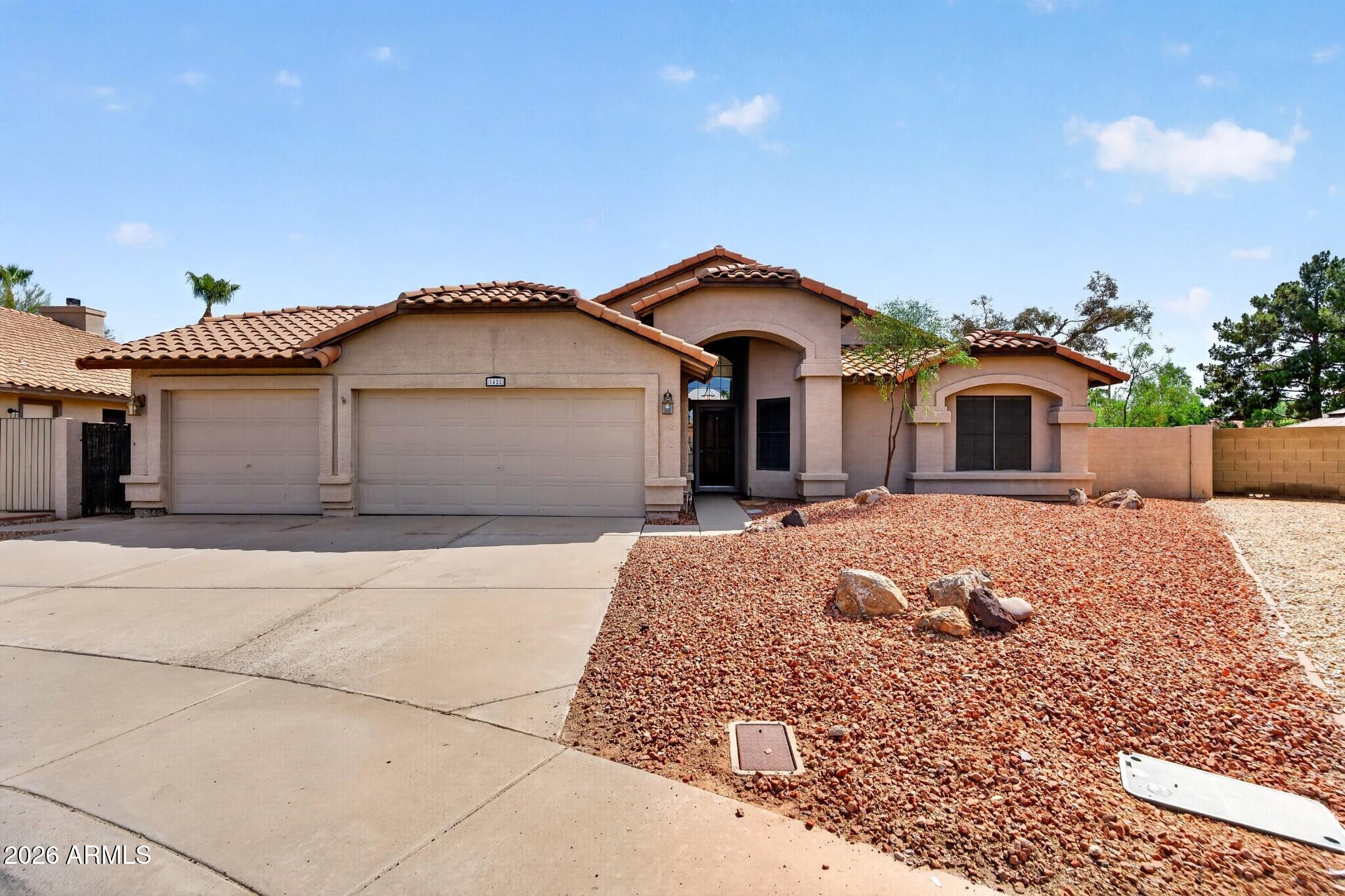7427 W TOPEKA Drive
