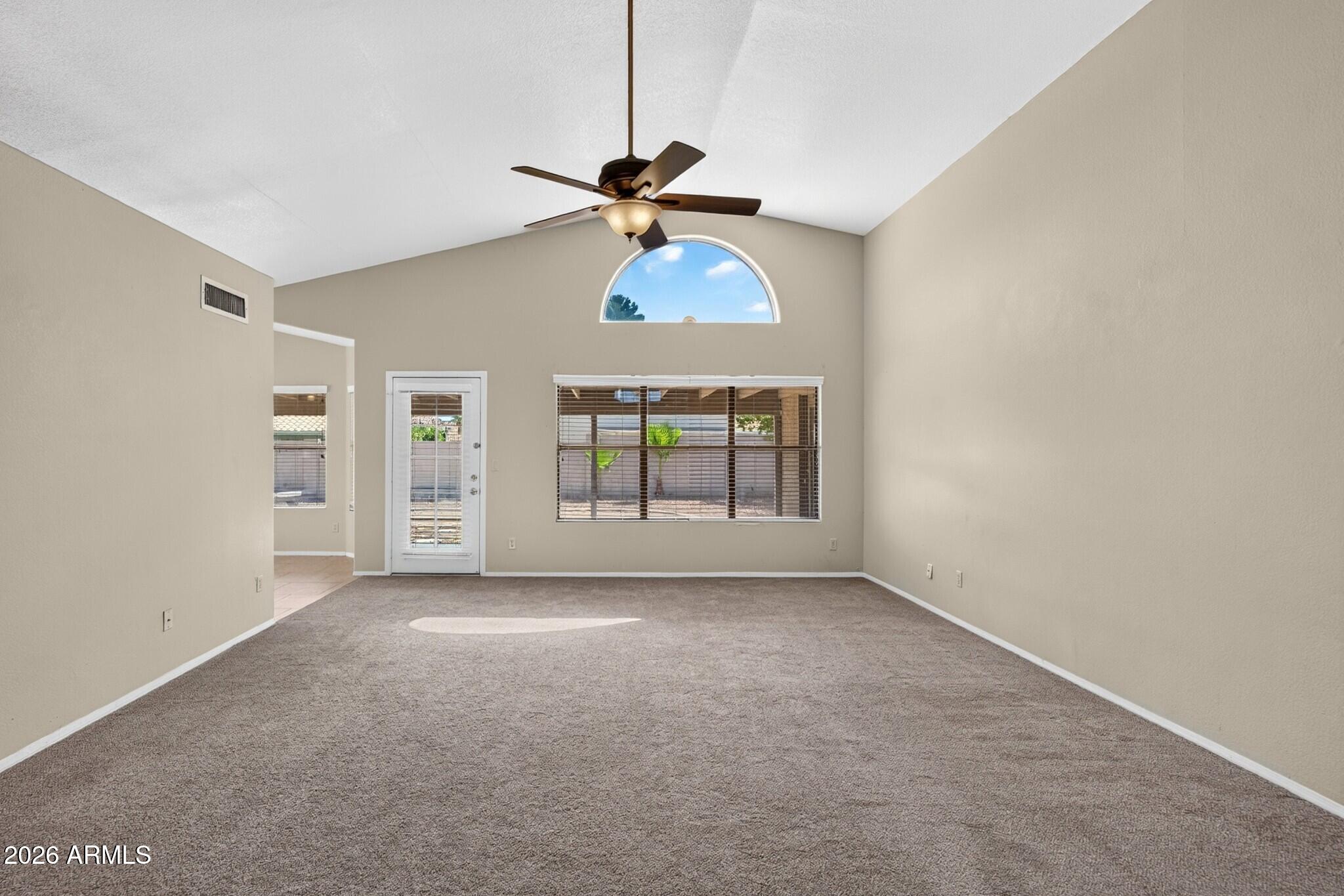 7427 W TOPEKA Drive
