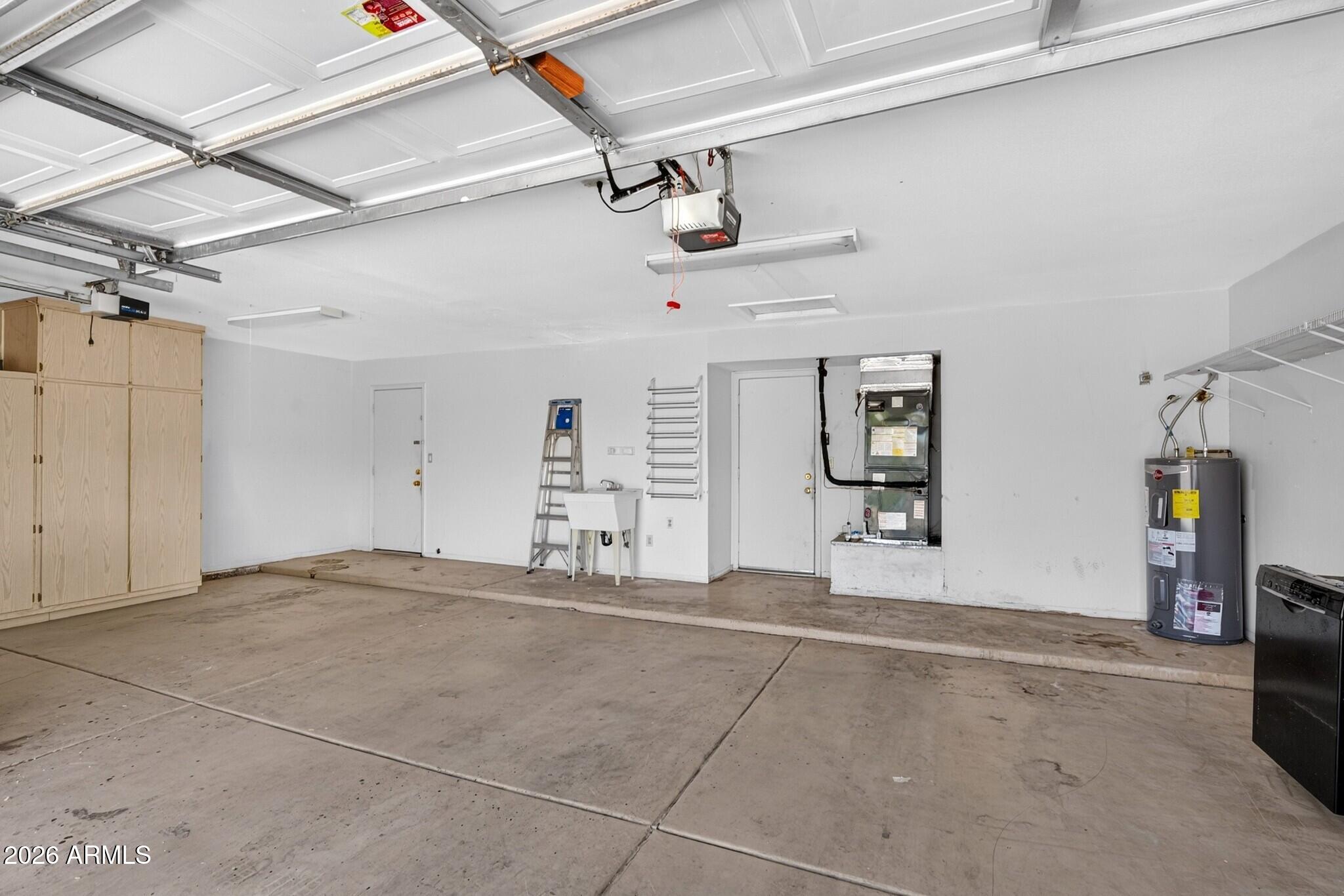 7427 W TOPEKA Drive