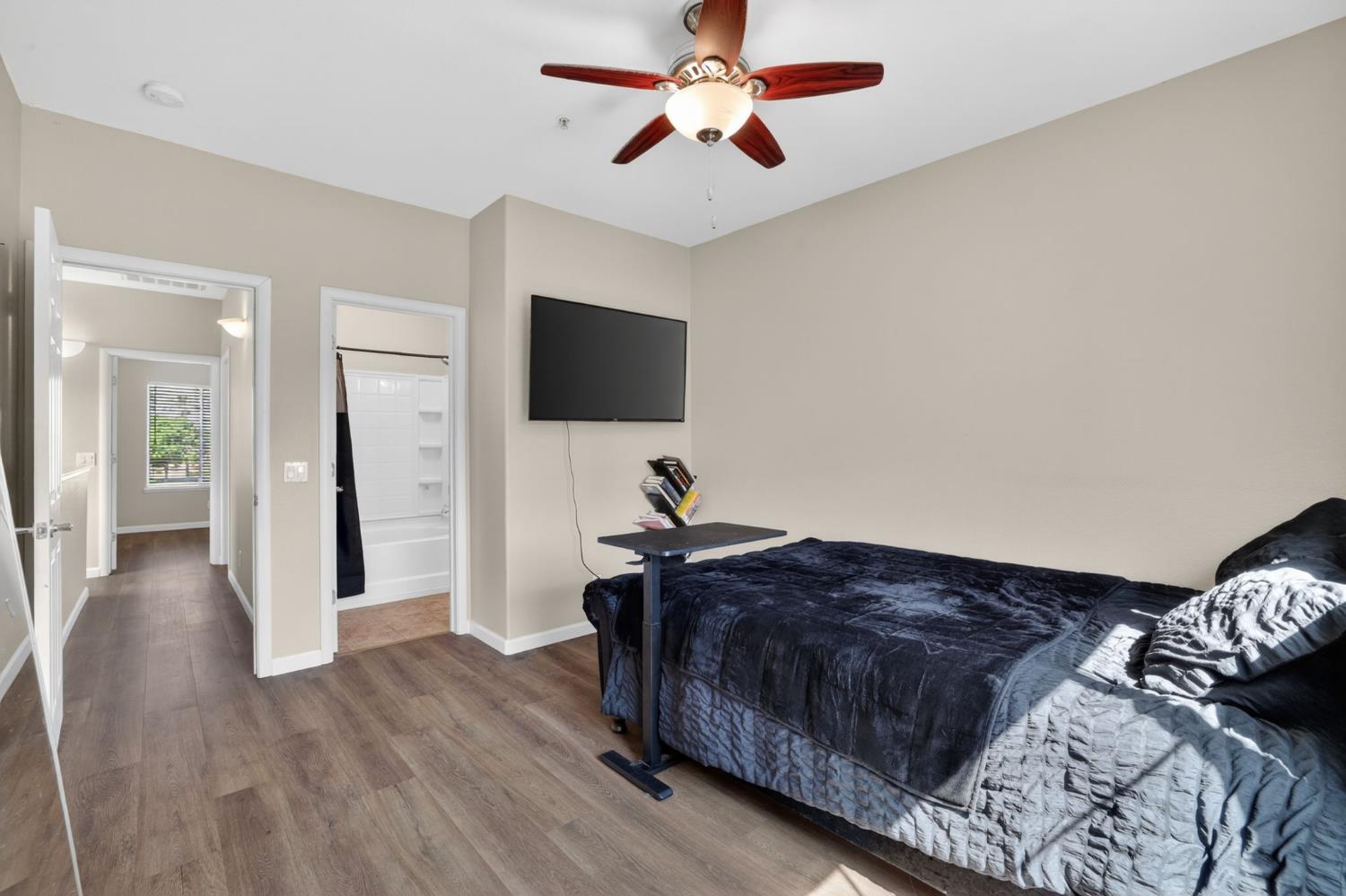 2001 Club Center Drive Unit: #8106