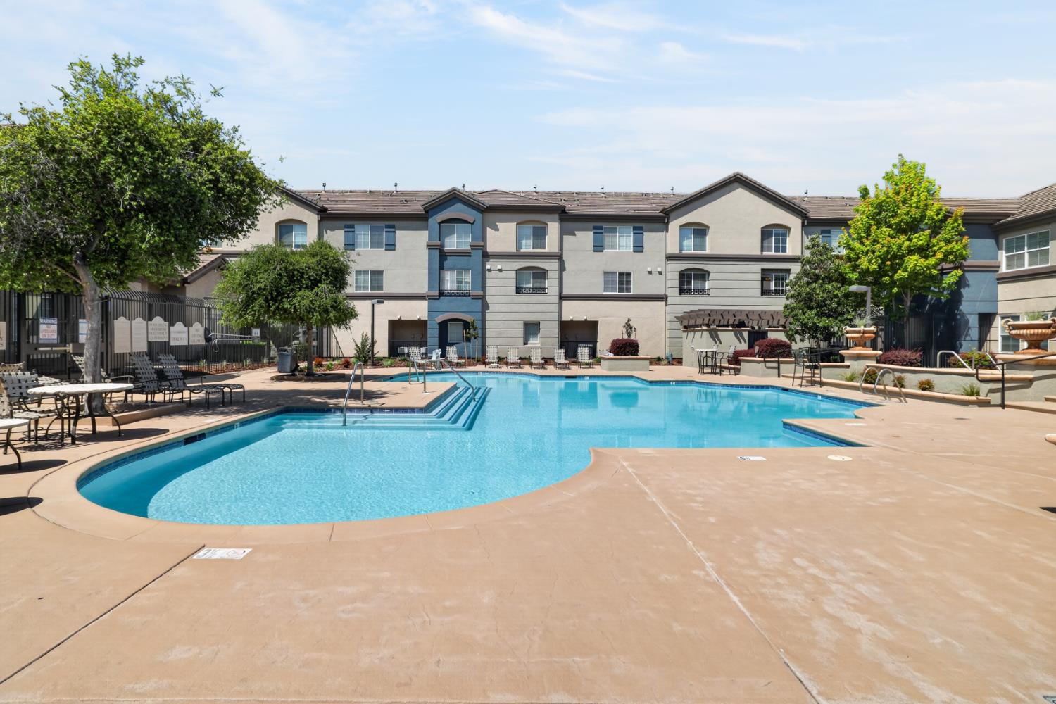 2001 Club Center Drive Unit: #8106