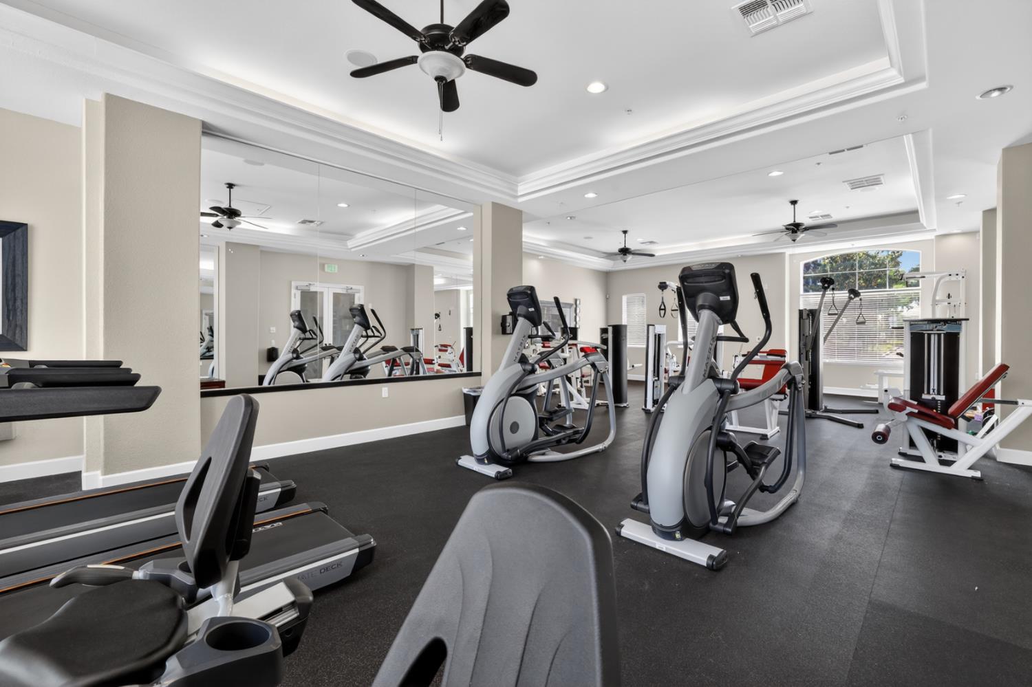 2001 Club Center Drive Unit: #8106
