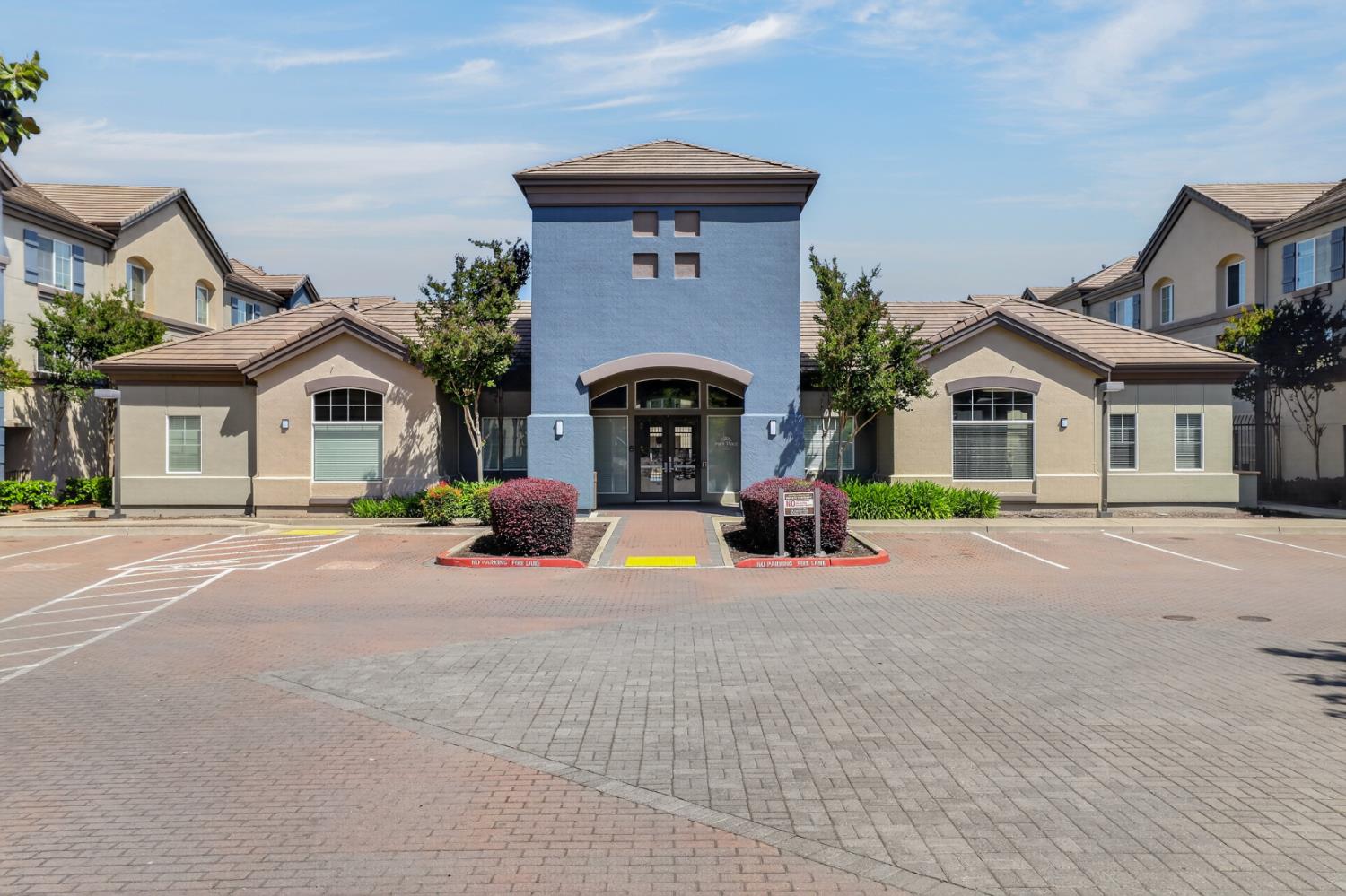 2001 Club Center Drive Unit: #8106