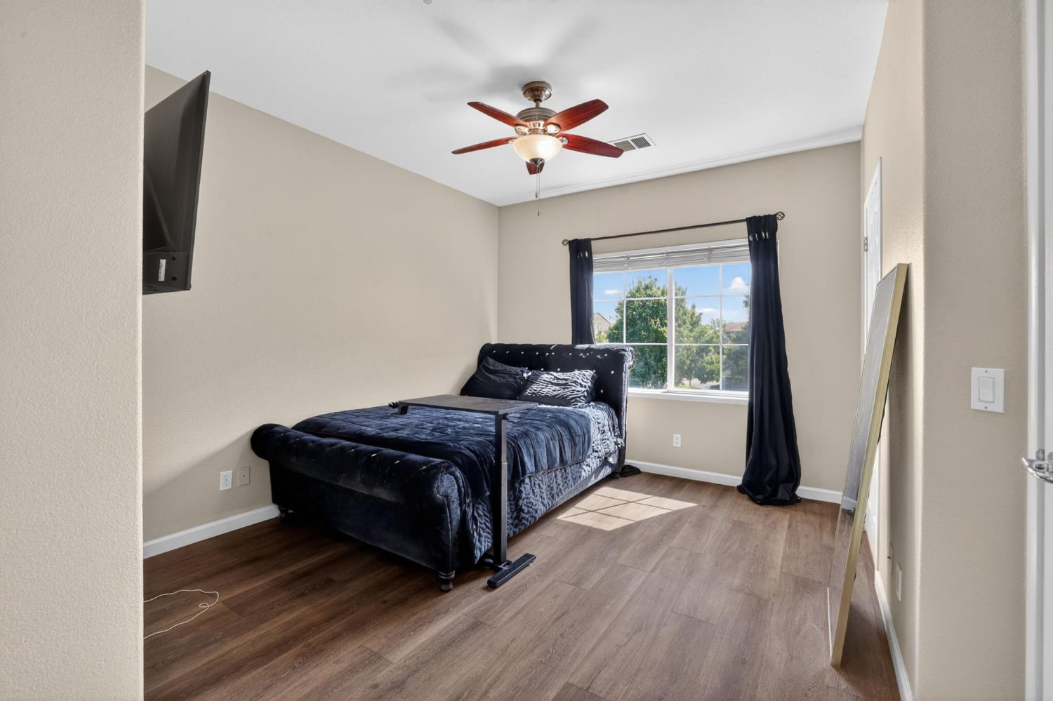 2001 Club Center Drive Unit: #8106