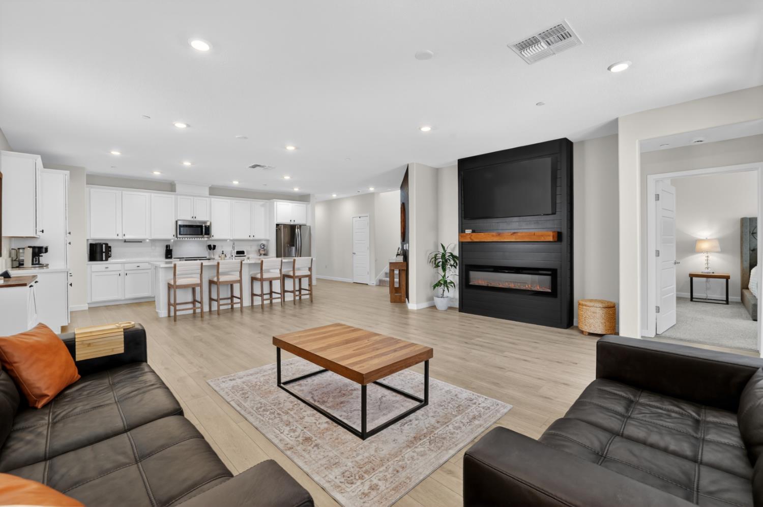 5353 Lopez Lake Way