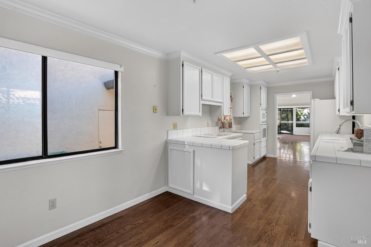 48 Fountain Grove Circle