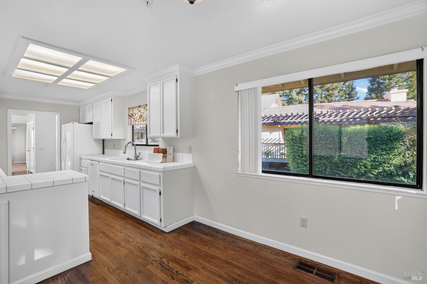 48 Fountain Grove Circle
