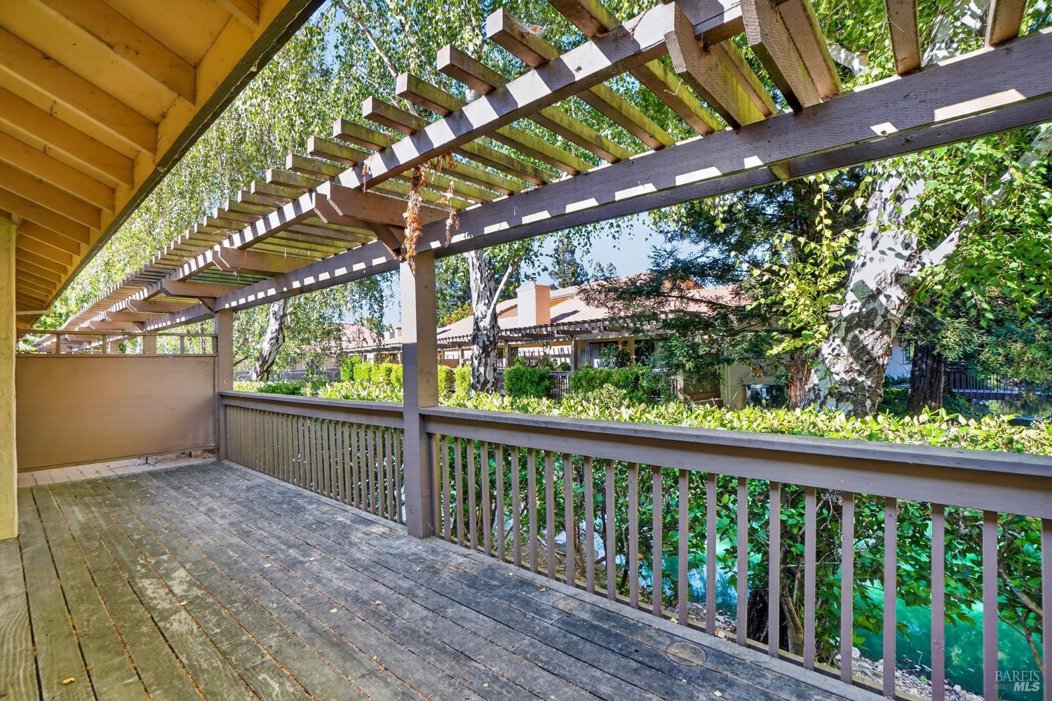 48 Fountain Grove Circle
