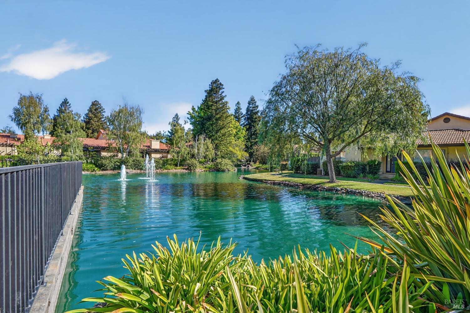 48 Fountain Grove Circle