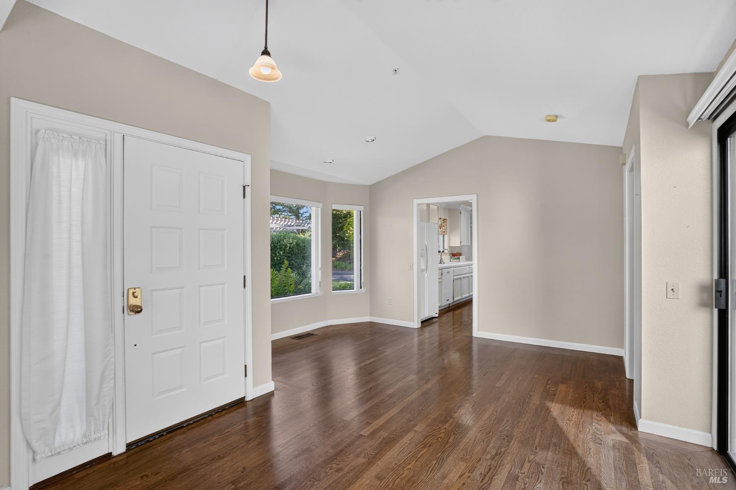 48 Fountain Grove Circle