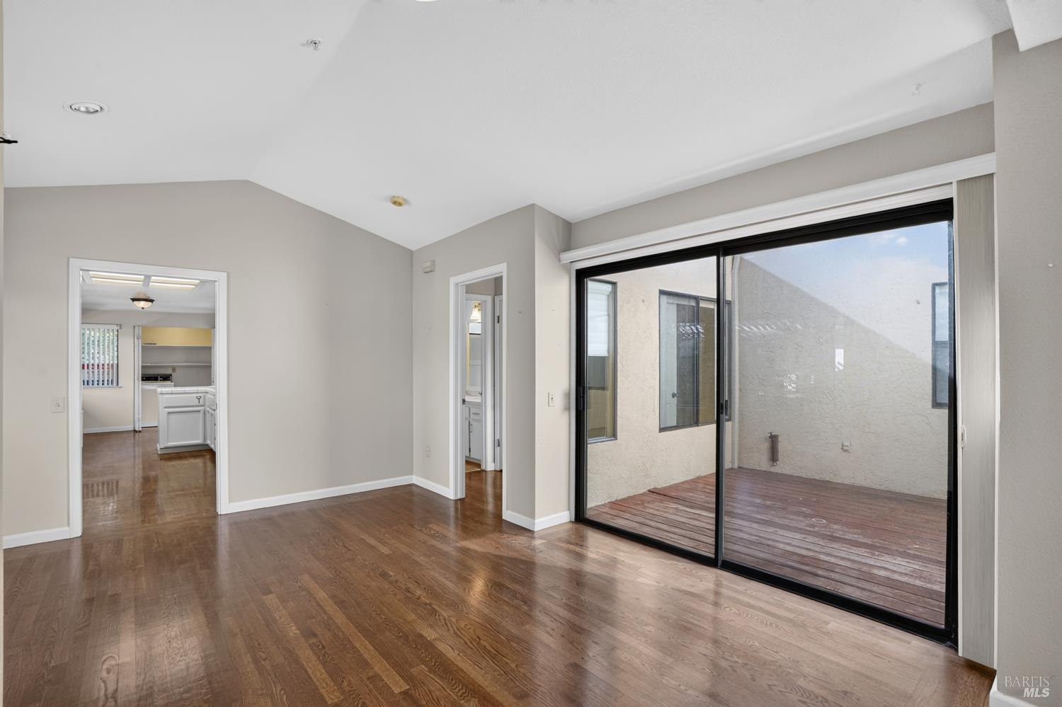 48 Fountain Grove Circle