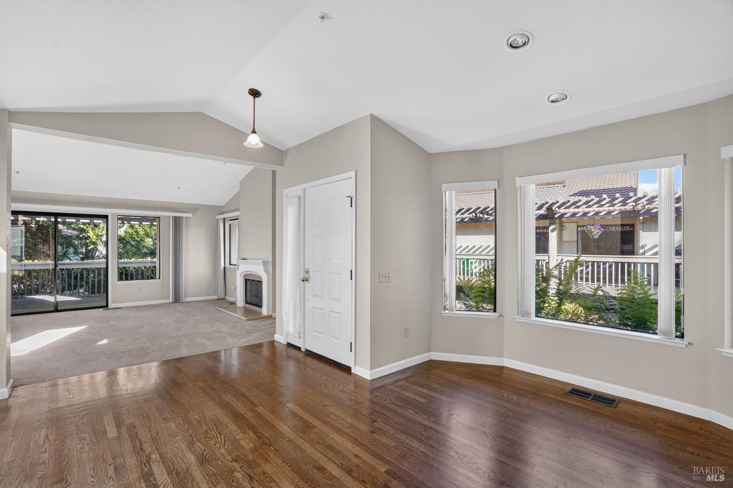 48 Fountain Grove Circle